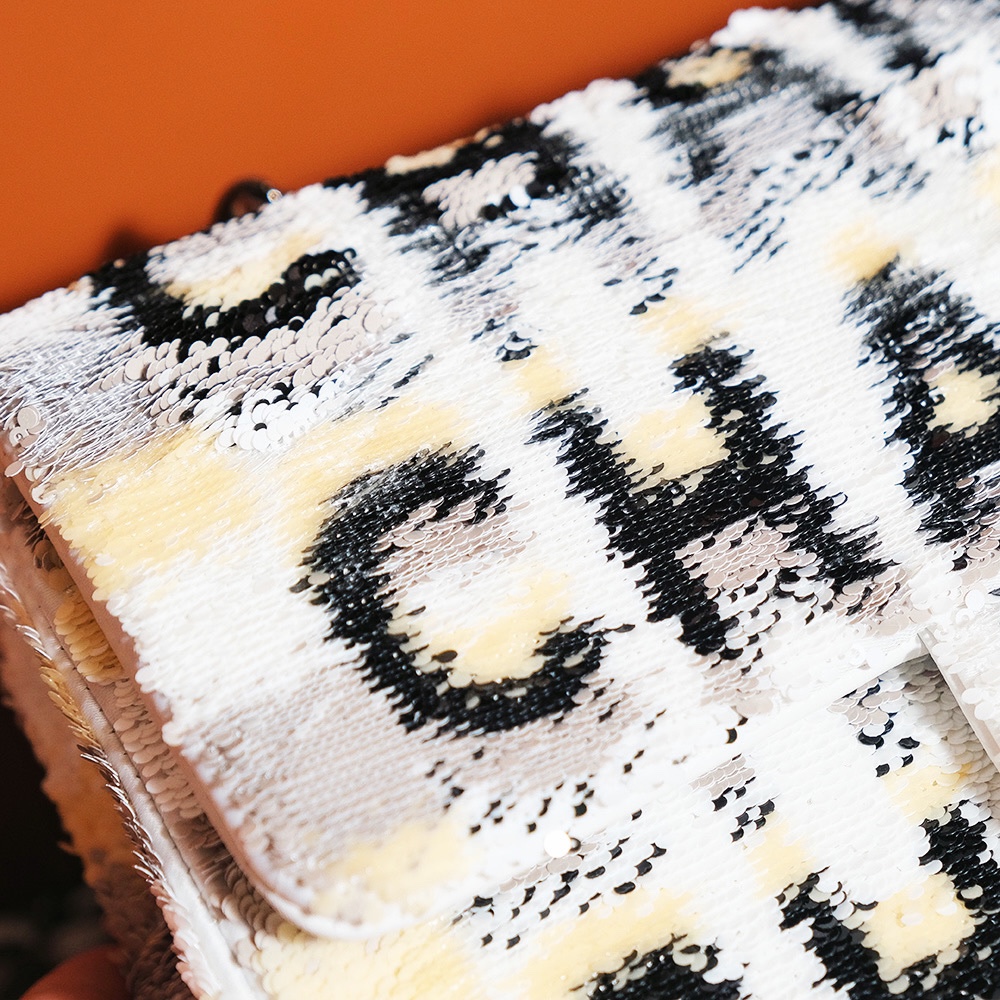 [TOP] CHANEL Lambskin Flap Bag with Sequins 20cm/25cm - White