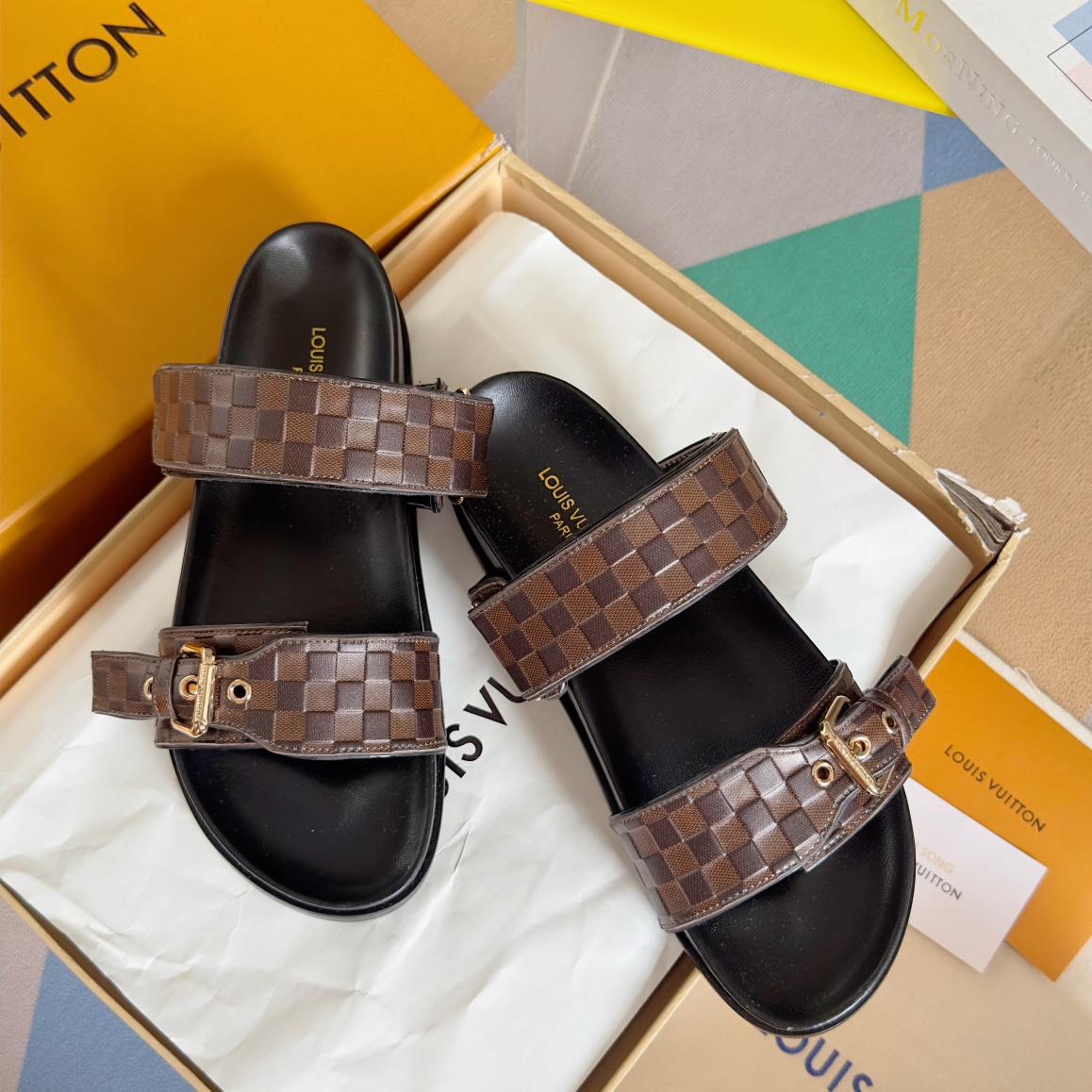 [TOP] Louis Vuitton LV Bom Dia Comfort Monogram Slippers - 3 Color