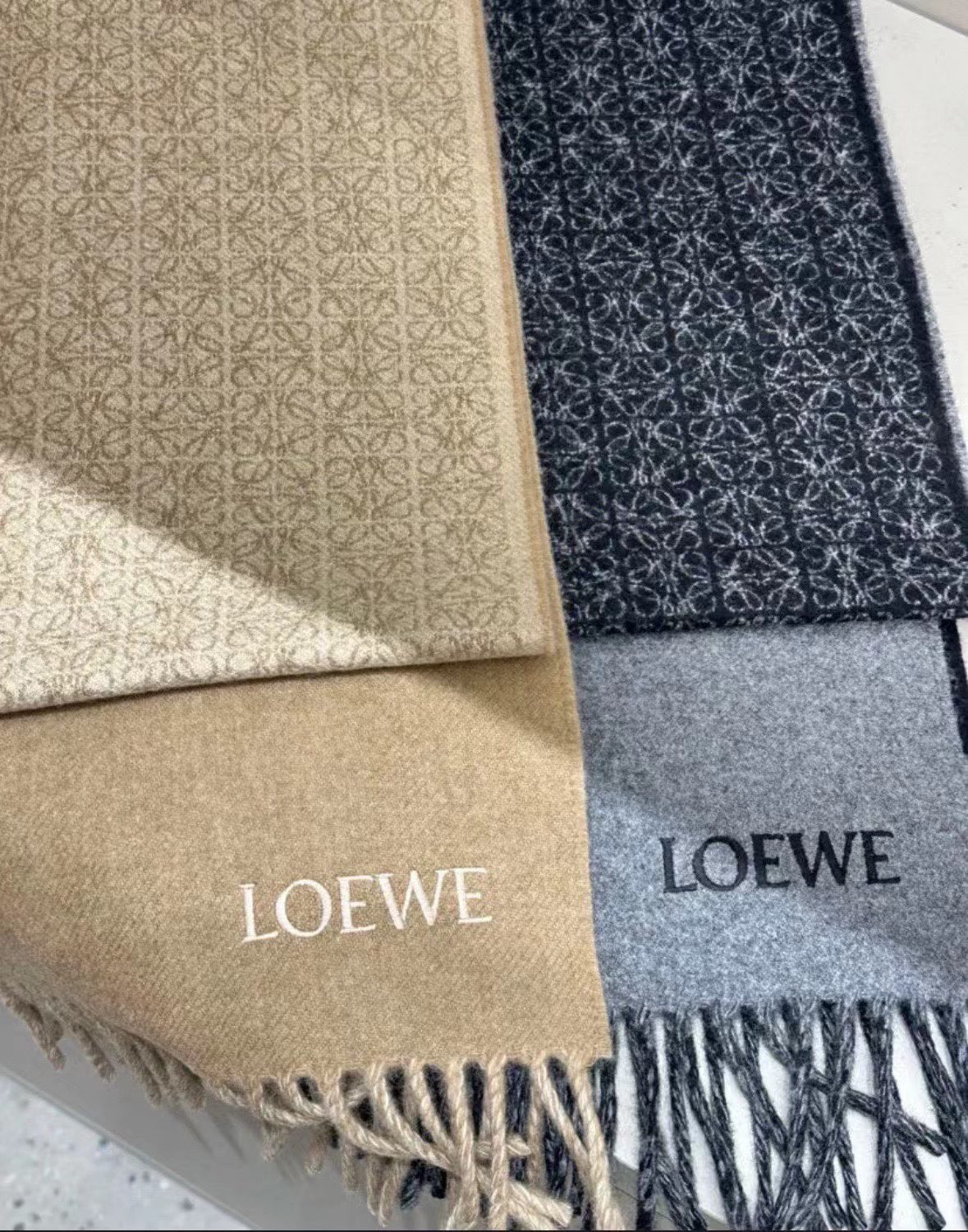 [TOP] LOEWE Cashmere Scarf 182×30cm -2 Colors