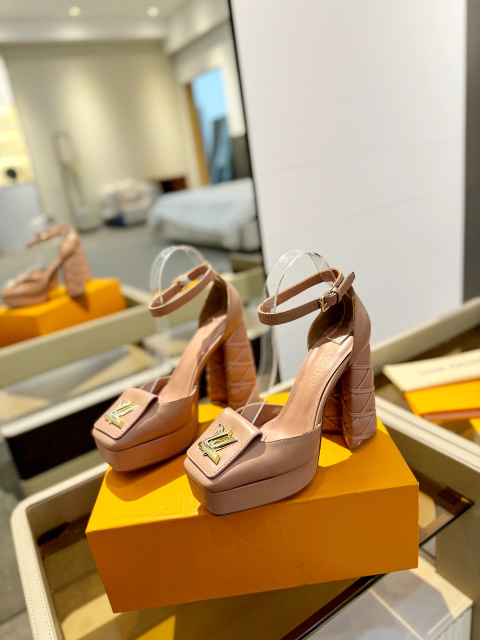 [TOP] Louis Vuitton LV Pumps - 7 Color