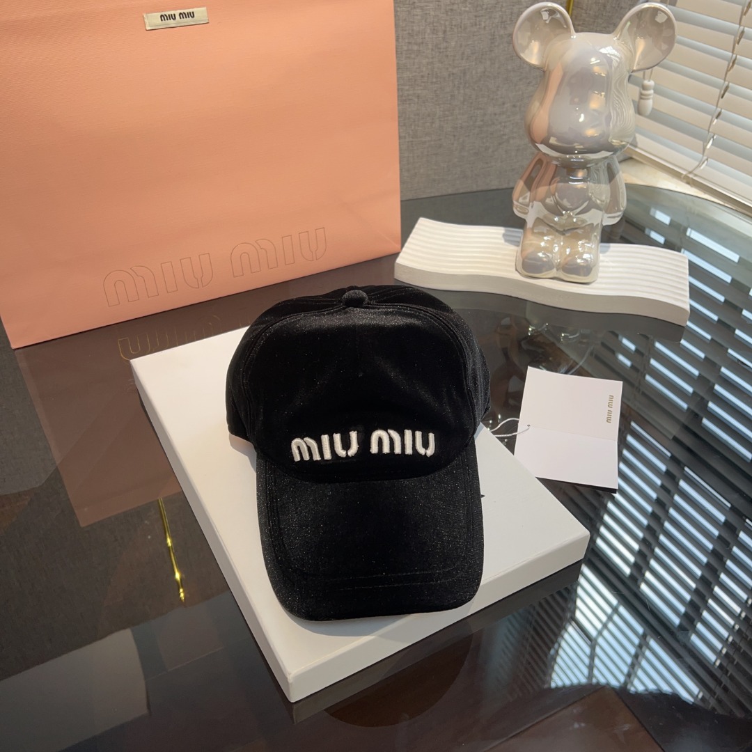 [TOP] Miu Miu Baseball Cap - Black