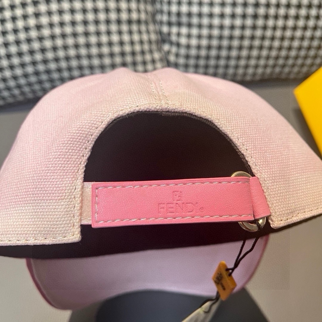 [TOP] FENDI  Baseball Cap - Pink