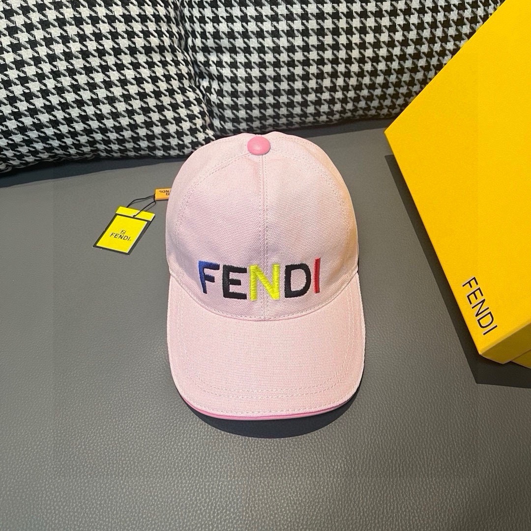 [TOP] FENDI  Baseball Cap - Pink