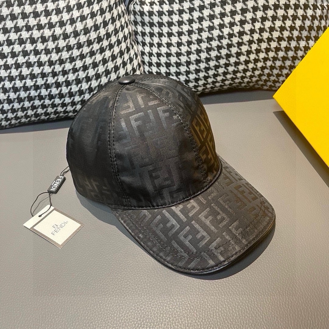 [TOP] FENDI  Baseball Cap - Black