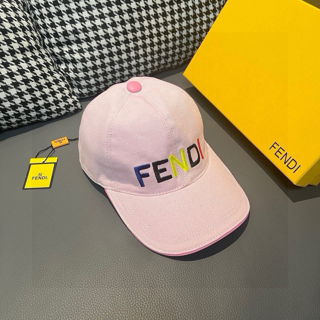 [TOP] FENDI  Baseball Cap - Pink