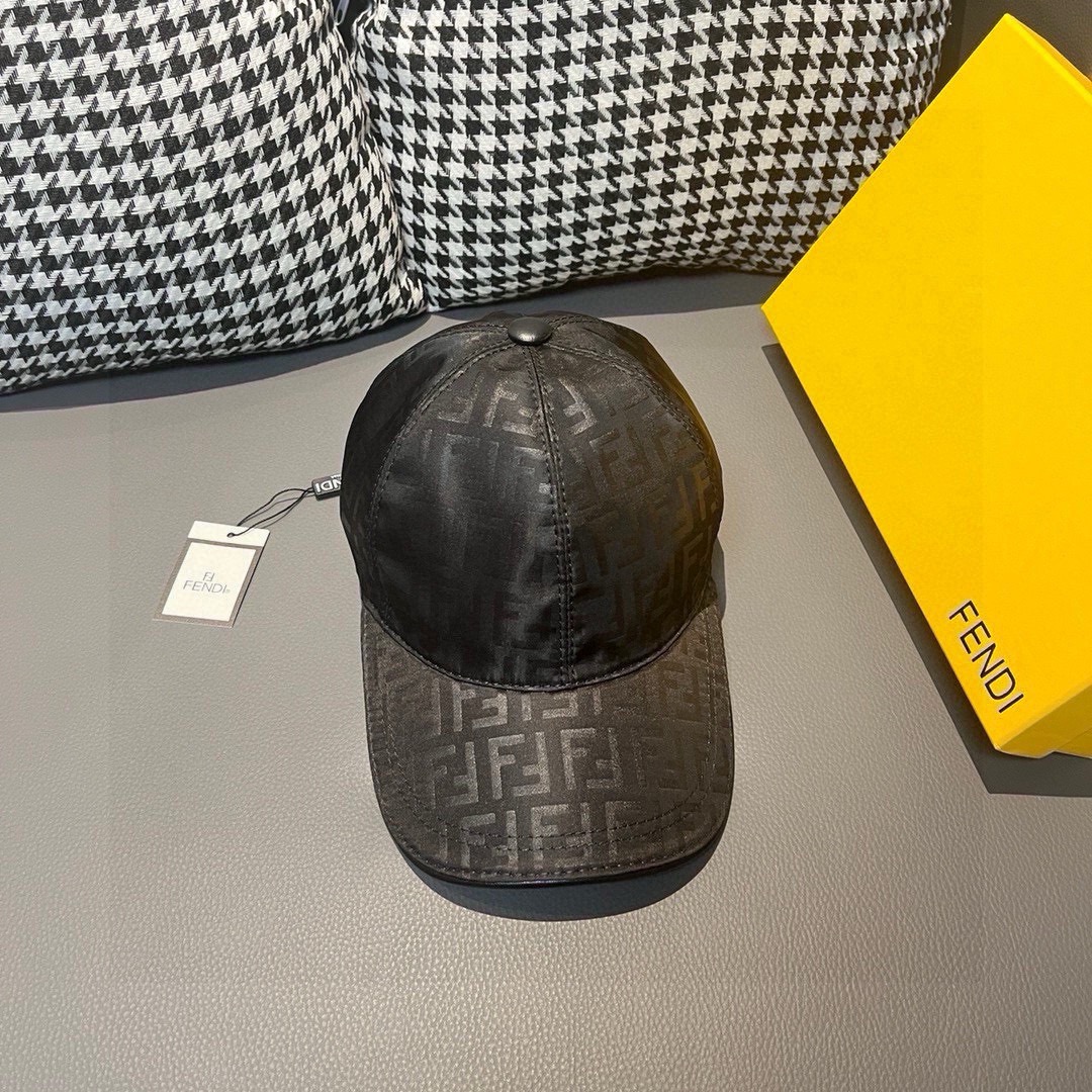 [TOP] FENDI  Baseball Cap - Black