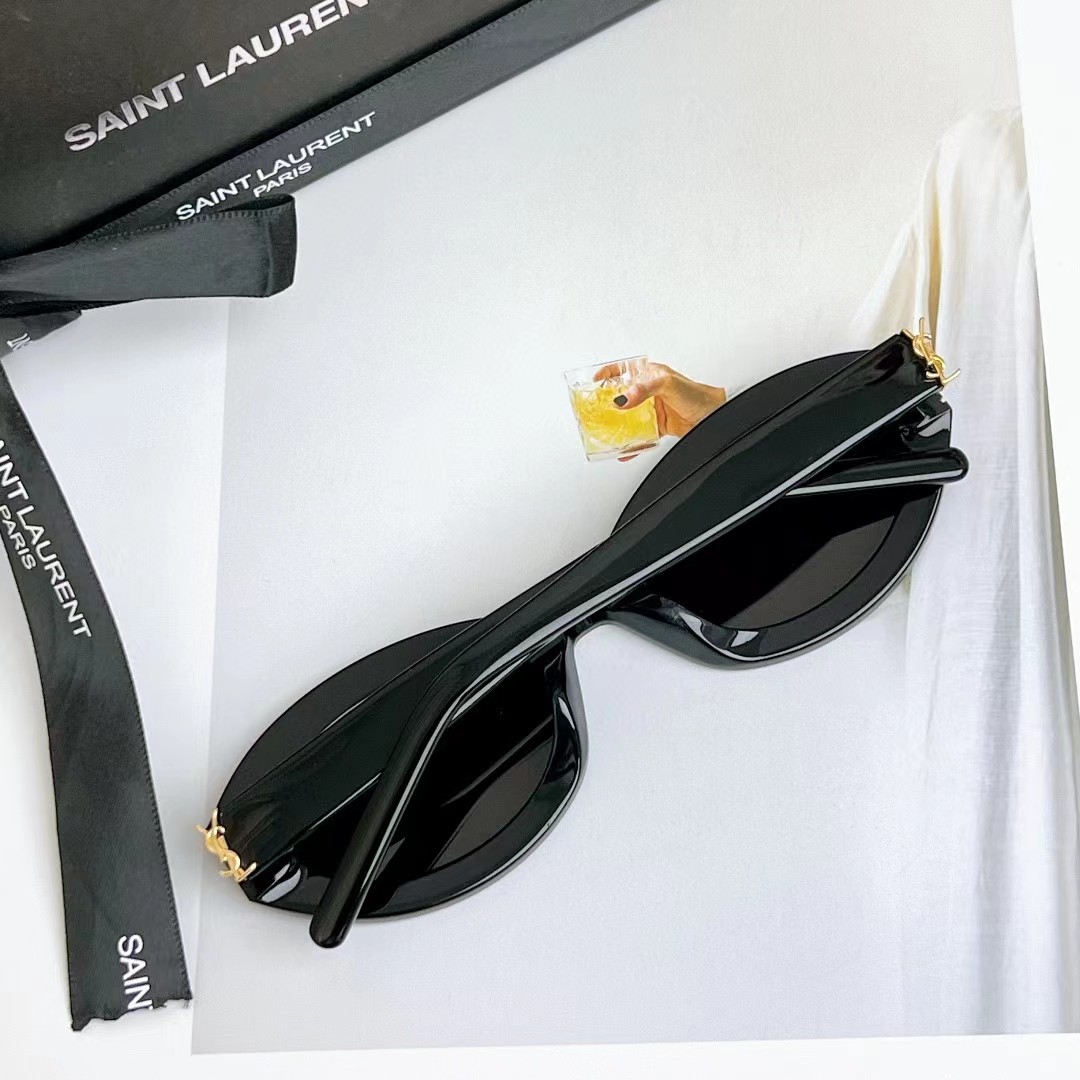 [TOP] Yves Saint Laurent YSL Sunglasses - Black