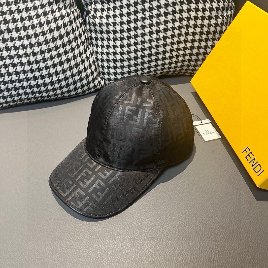 [TOP] FENDI  Baseball Cap - Black