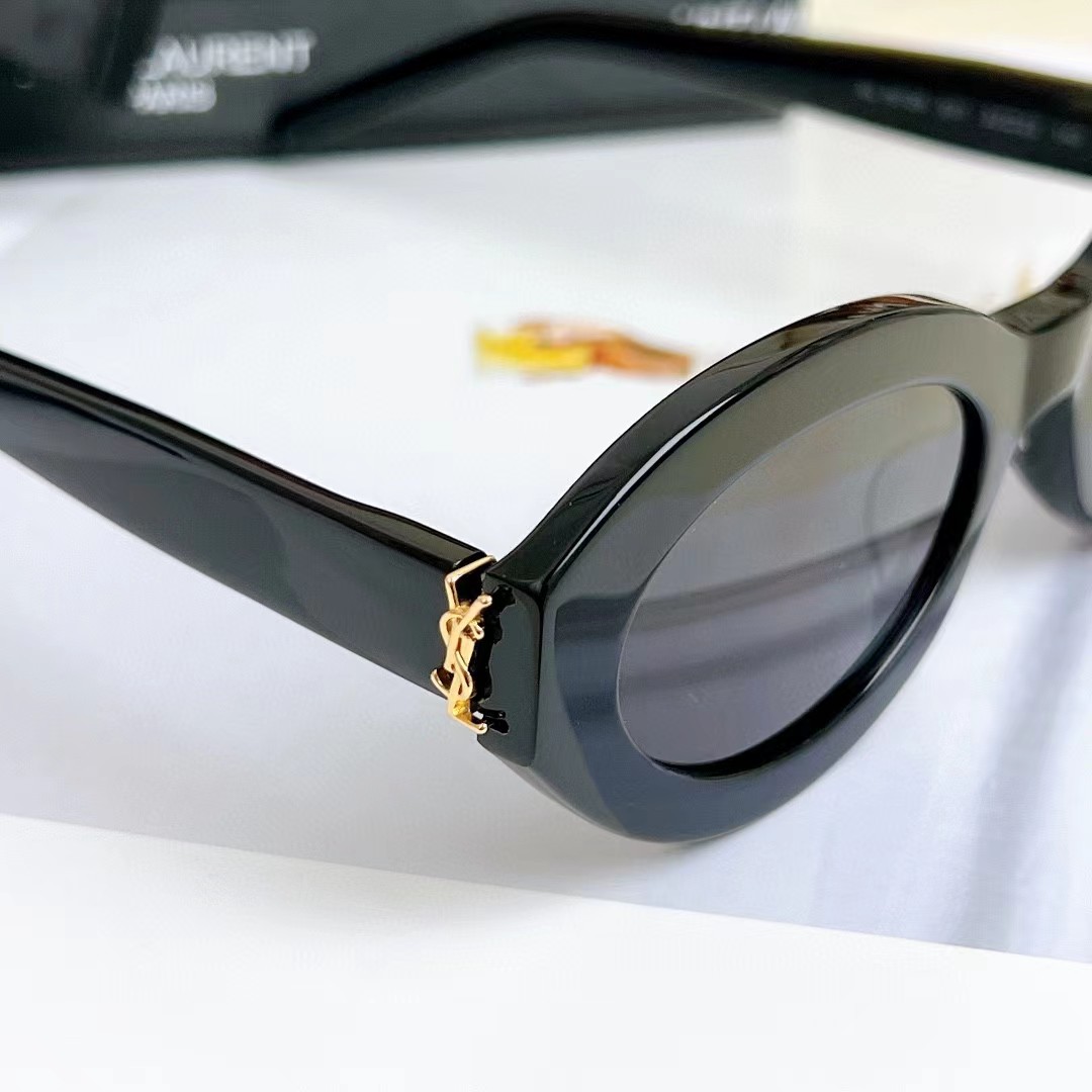 [TOP] Yves Saint Laurent YSL Sunglasses - Black