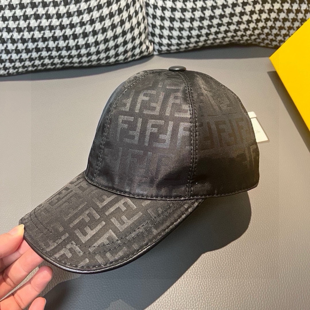 [TOP] FENDI  Baseball Cap - Black