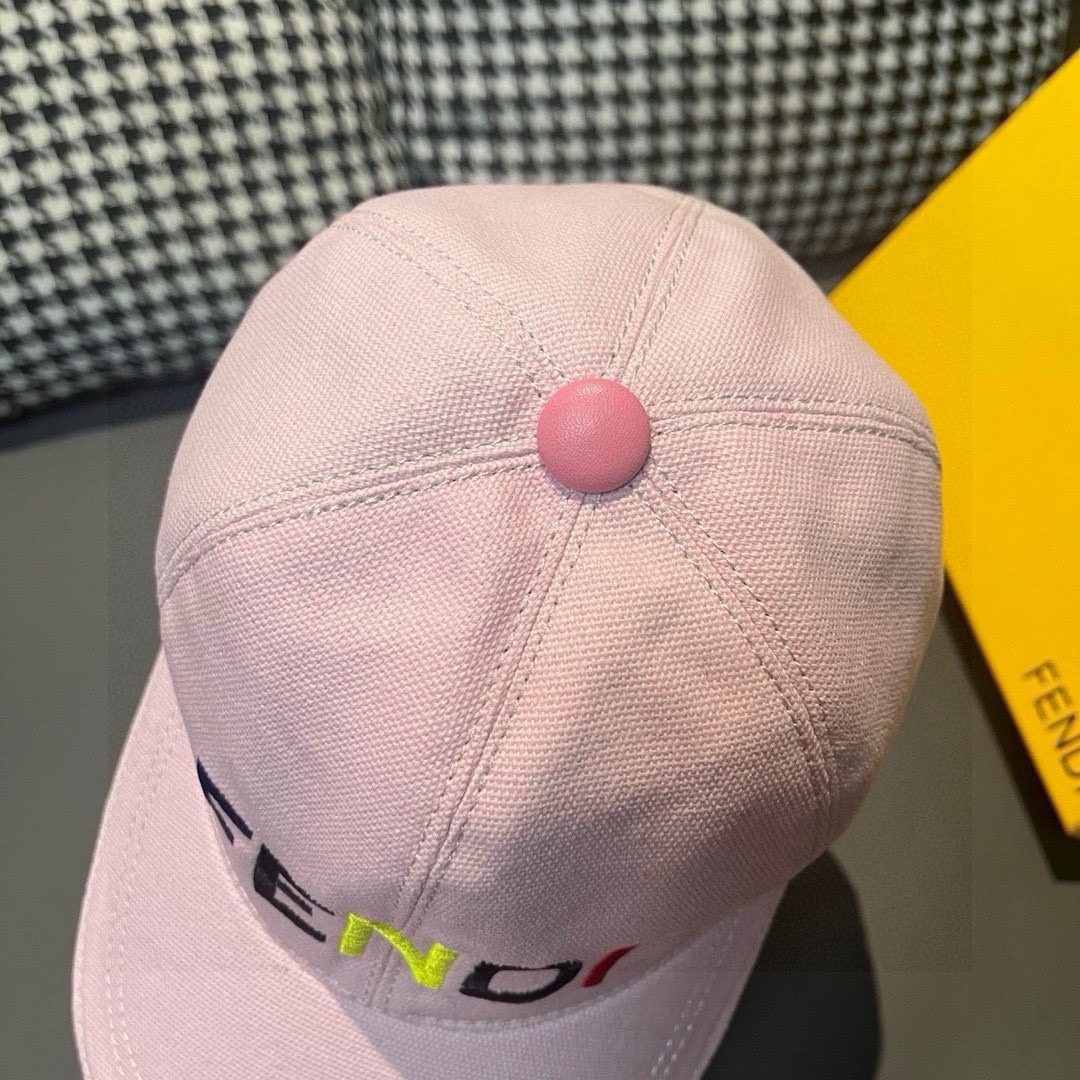 [TOP] FENDI  Baseball Cap - Pink