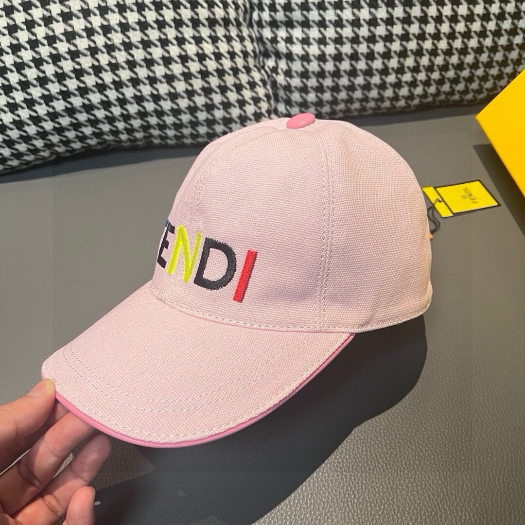 [TOP] FENDI  Baseball Cap - Pink