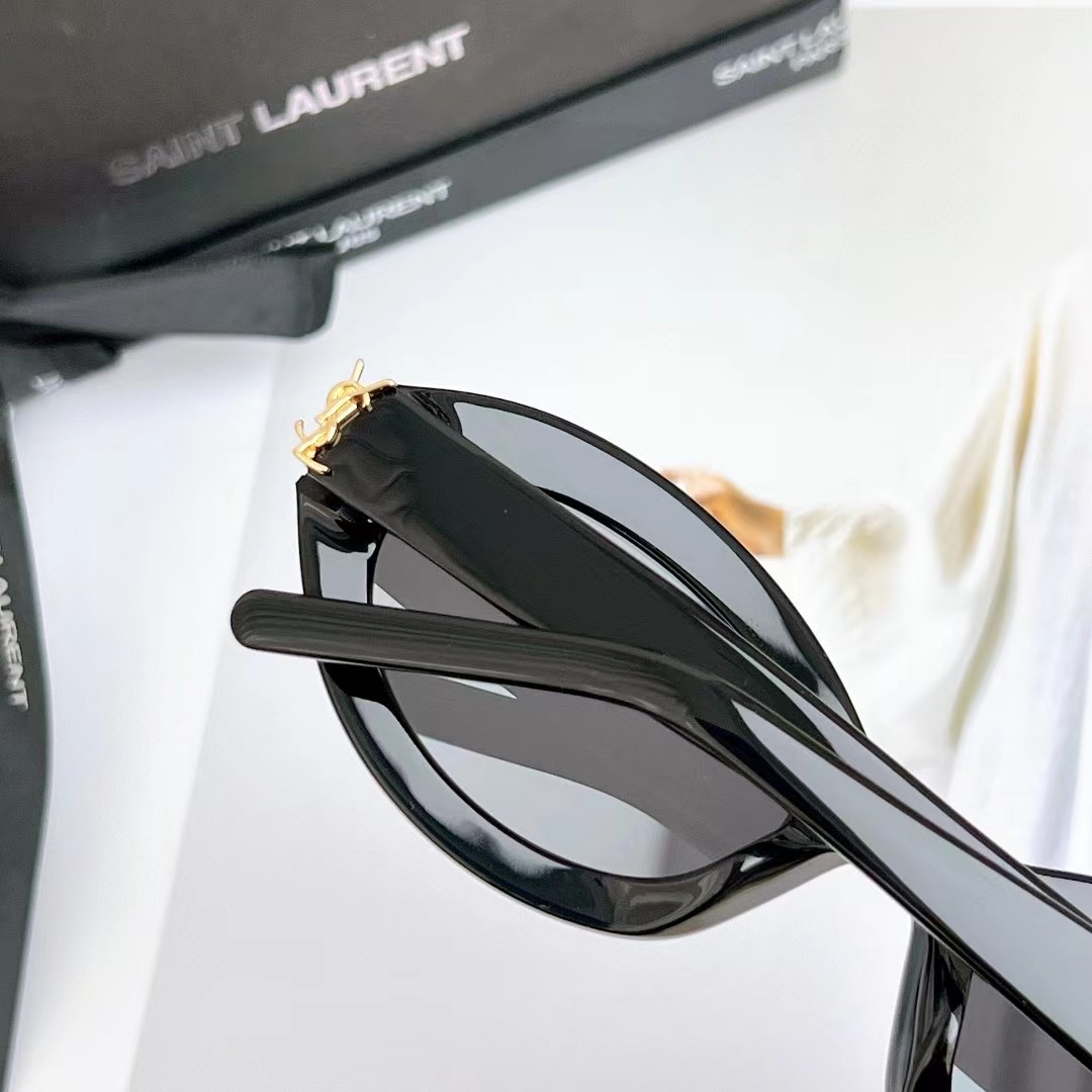 [TOP] Yves Saint Laurent YSL Sunglasses - Black