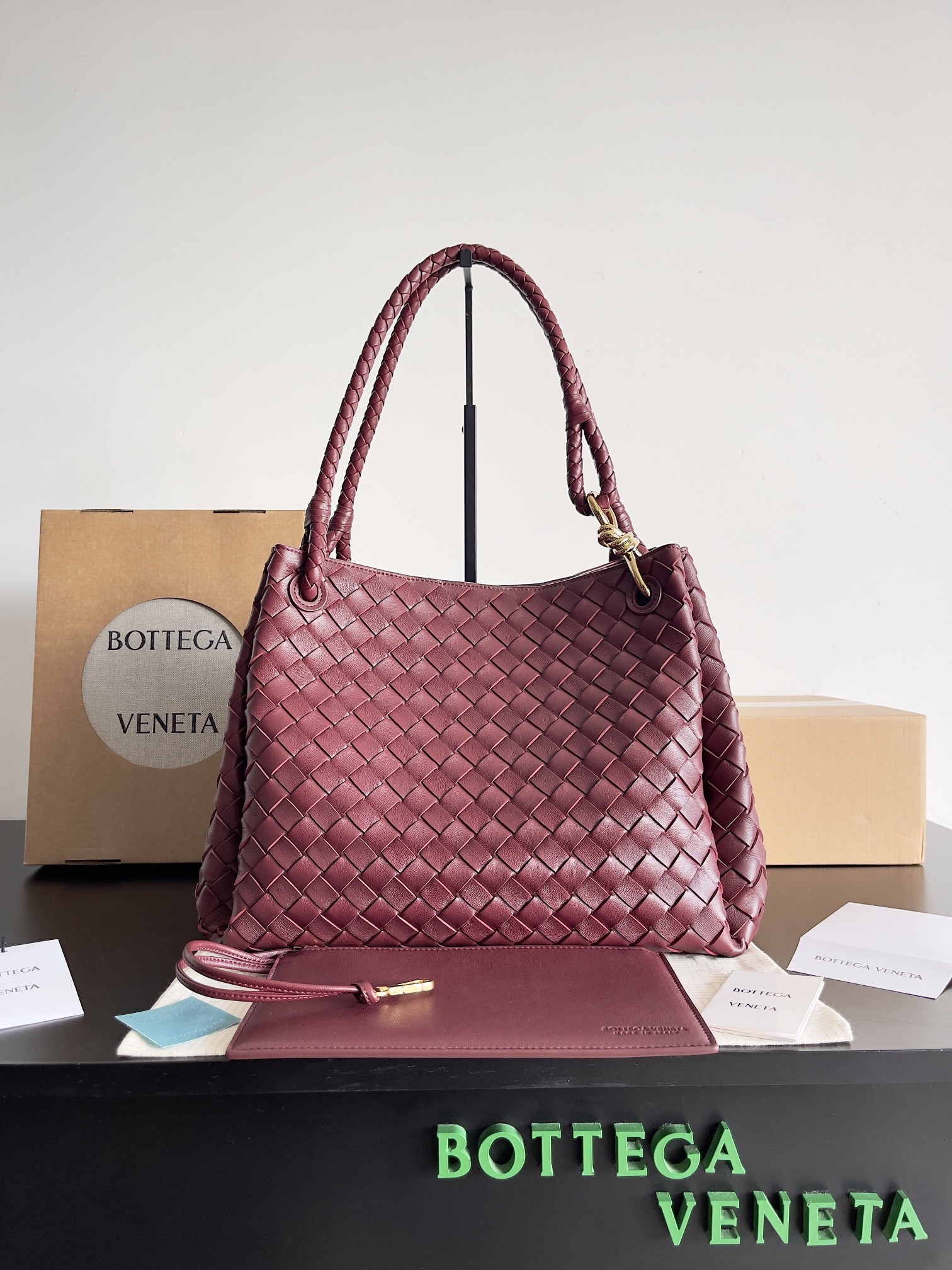 [TOP] Bottega Veneta BV Andiamo Parachute bag 30*26*20cm - 7 Colors - 711 Luxury