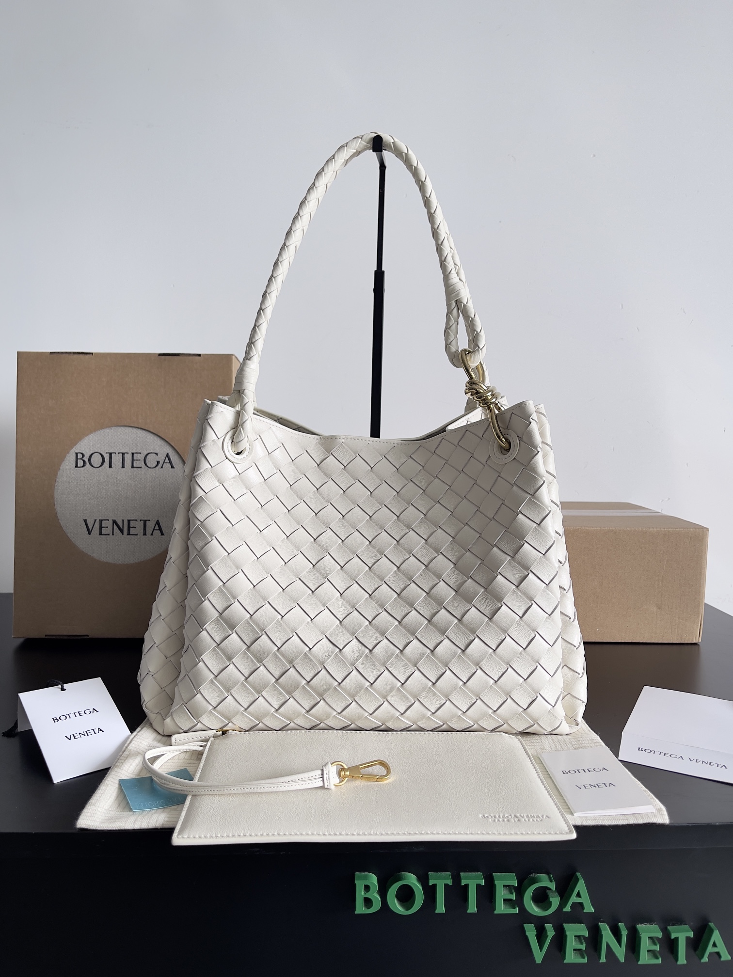 [TOP] Bottega Veneta BV Andiamo Parachute bag 30*26*20cm - 7 Colors - 711 Luxury