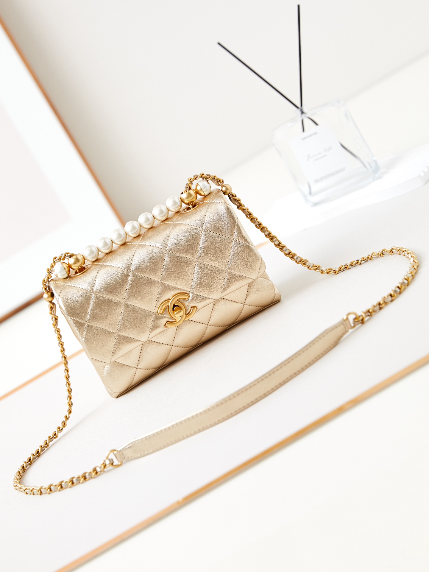 [TOP] CHANEL Flab Bag with Pearl 12.5×19×7cm/14x23x8cm - Gold