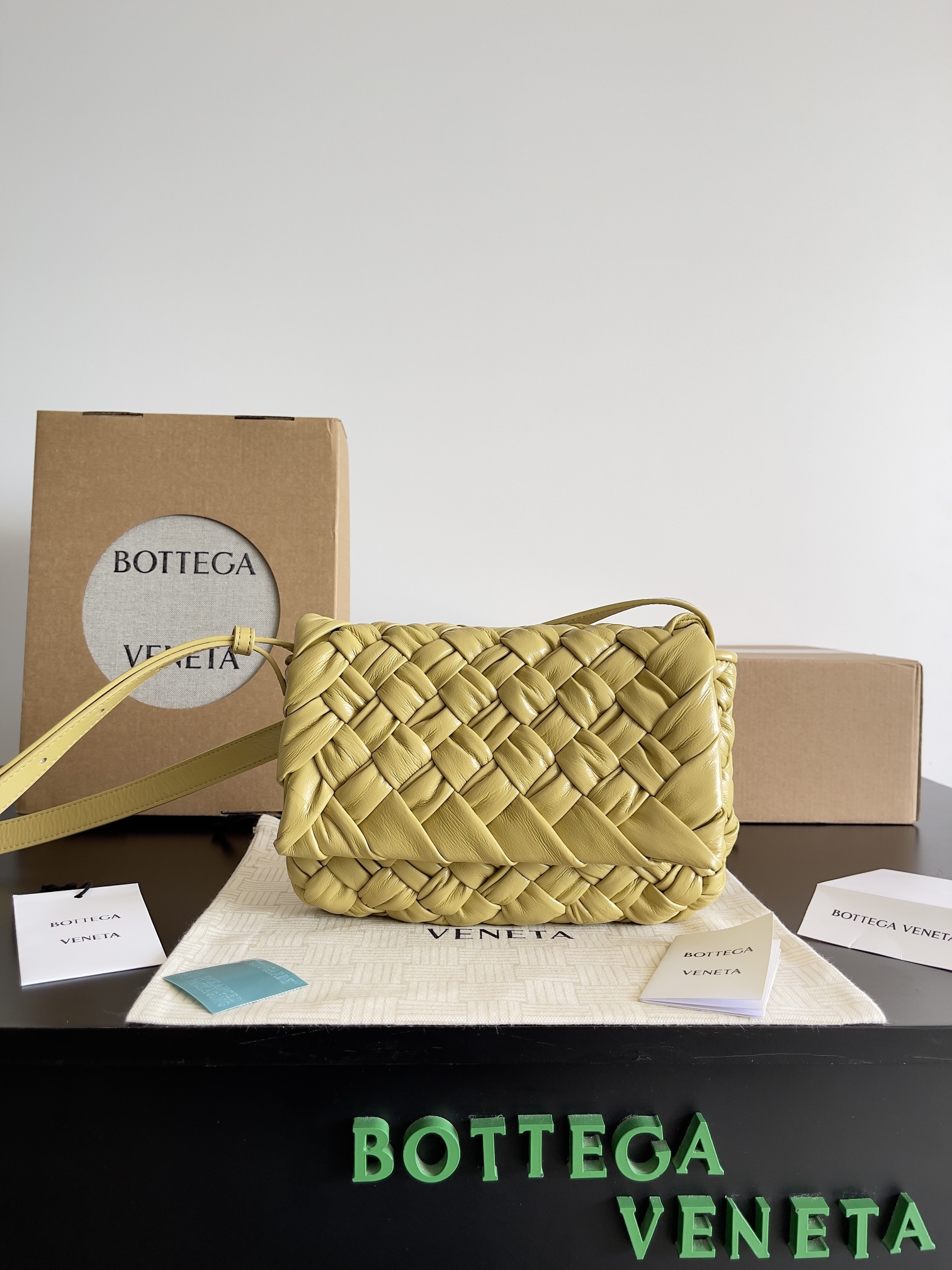 [TOP] Bottega Veneta BV Rumple Messenger Handbag Crossbody Bag - Four Colors