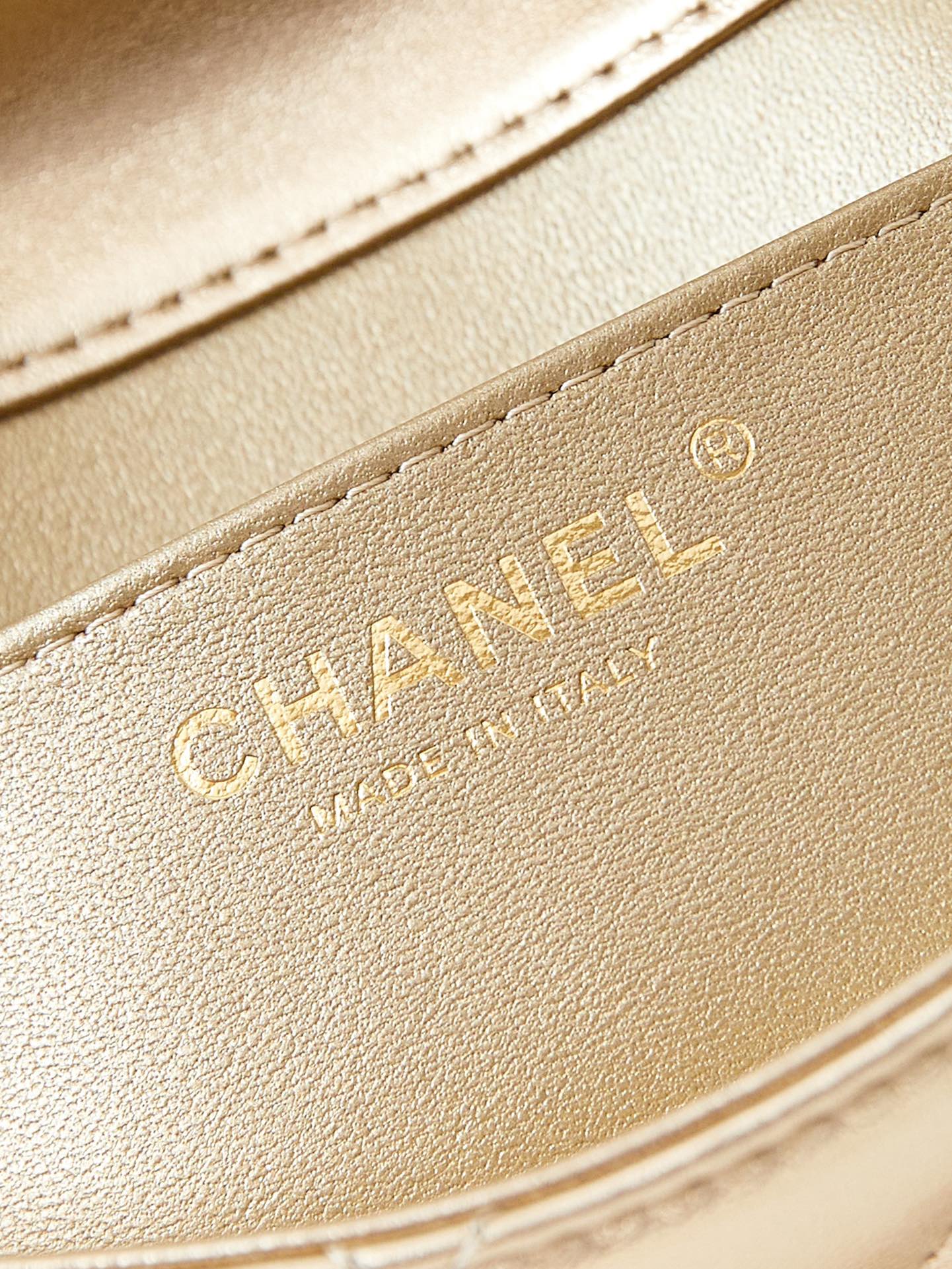 [TOP] CHANEL Flab Bag with Pearl 12.5×19×7cm/14x23x8cm - Gold