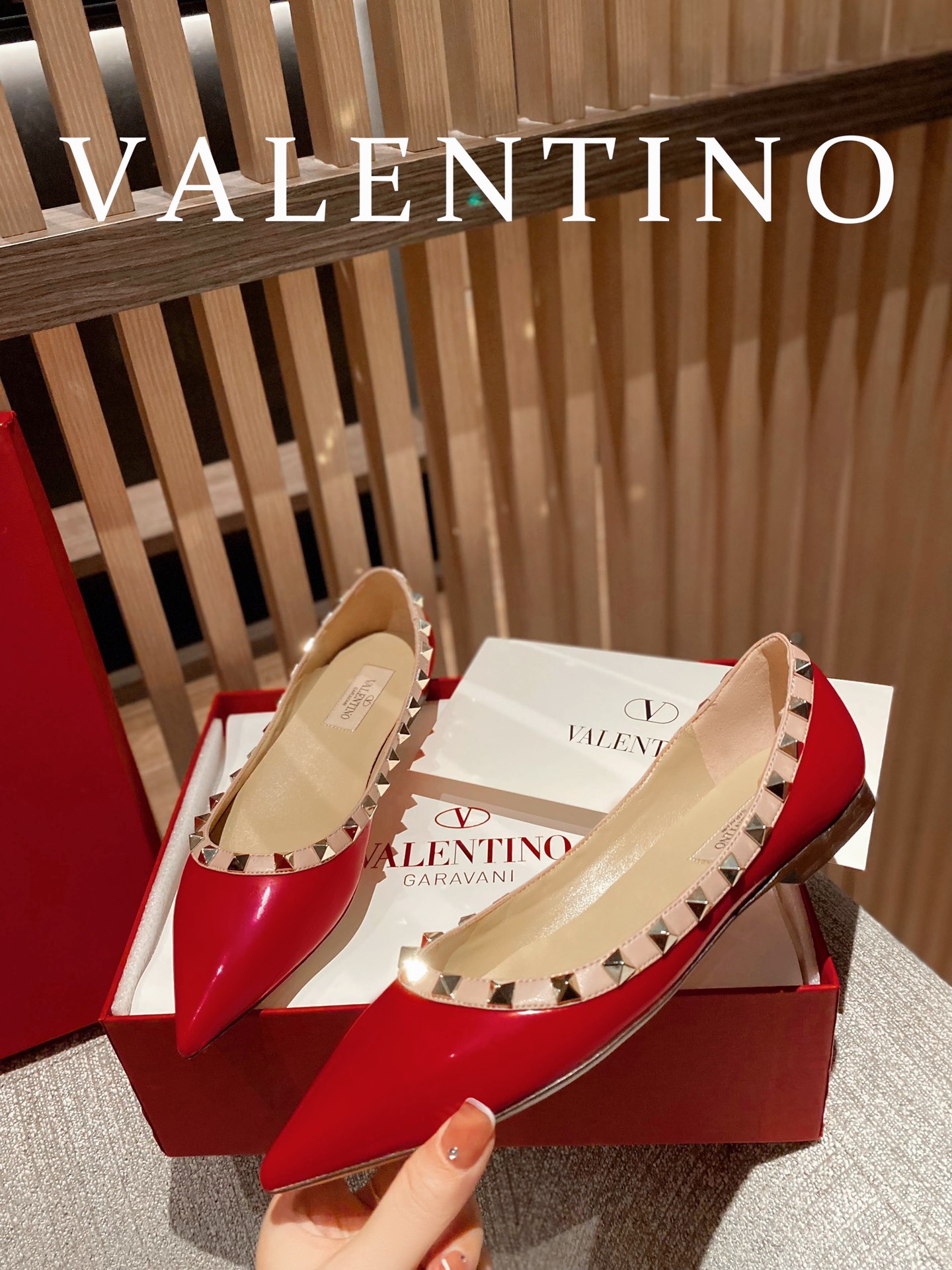 [TOP] VALENTINO Cowhide Flats - 14 Color