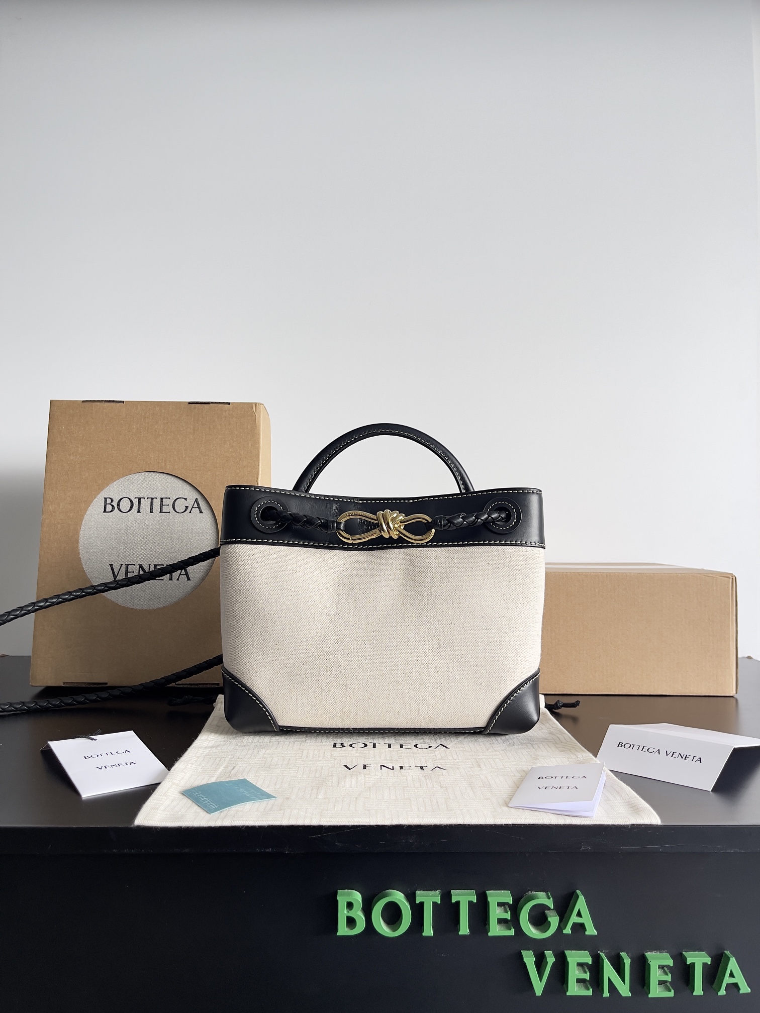 [TOP] Bottega Veneta BV Leather Canvas Tote Bag - Three Sizes