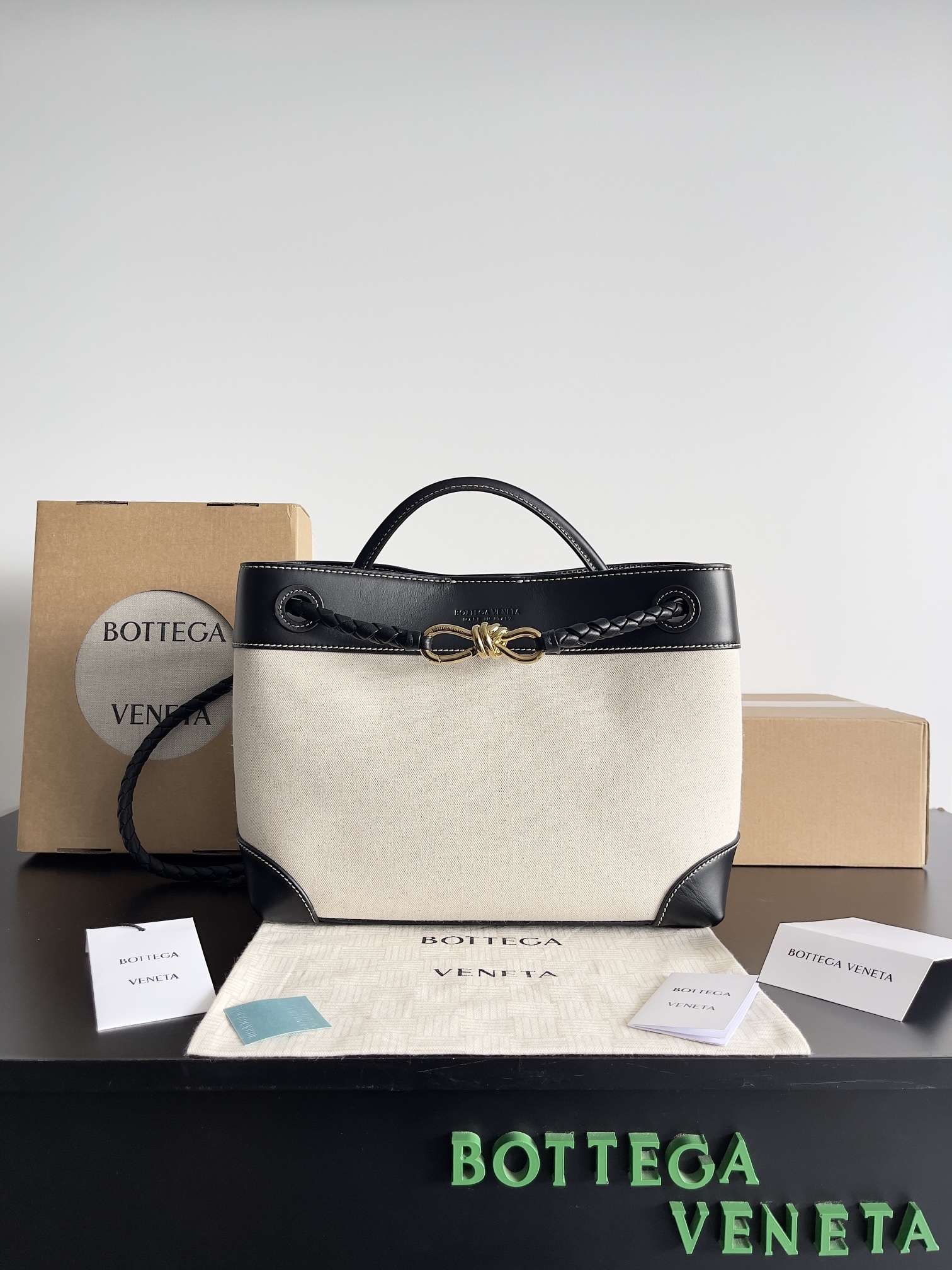 [TOP] Bottega Veneta BV Leather Canvas Tote Bag - Three Sizes