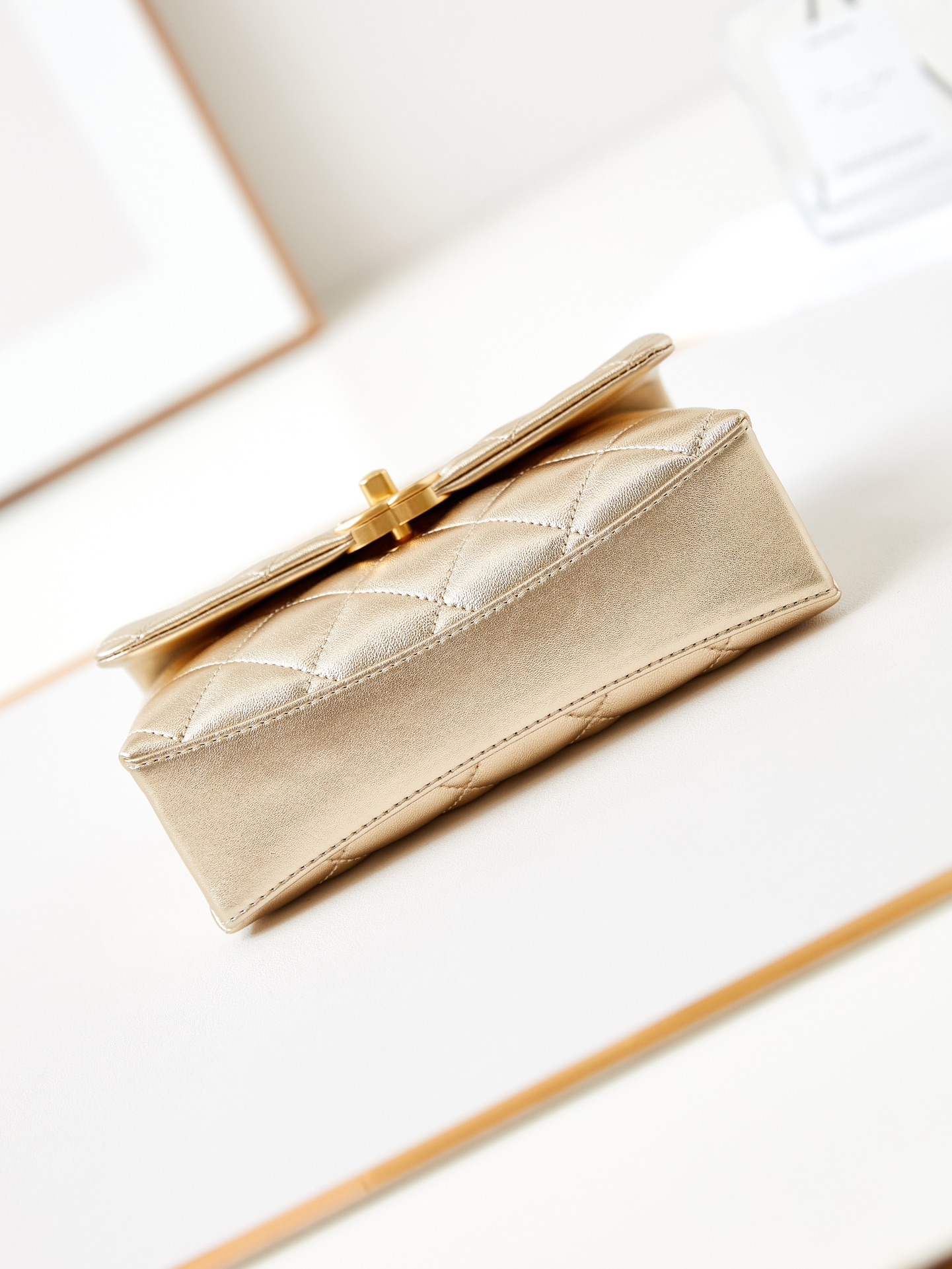 [TOP] CHANEL Flab Bag with Pearl 12.5×19×7cm/14x23x8cm - Gold