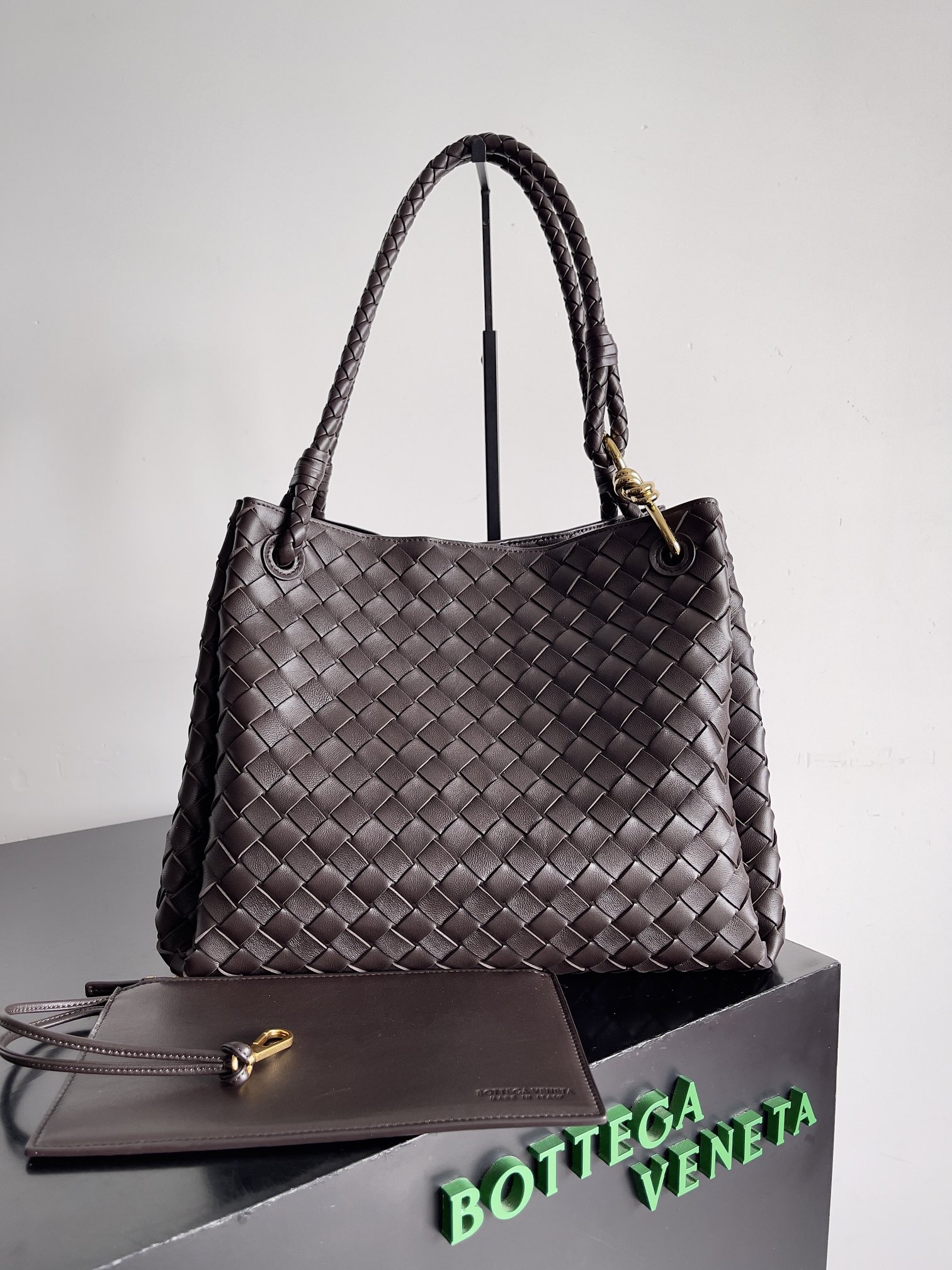 [TOP] Bottega Veneta BV Andiamo Parachute bag 30*26*20cm - 7 Colors - 711 Luxury