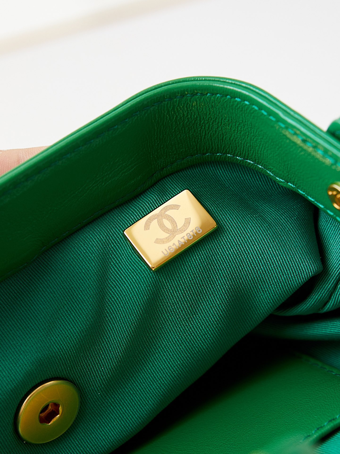 [TOP] CHANEL Top Handle Bag 12x18x7cm - Green