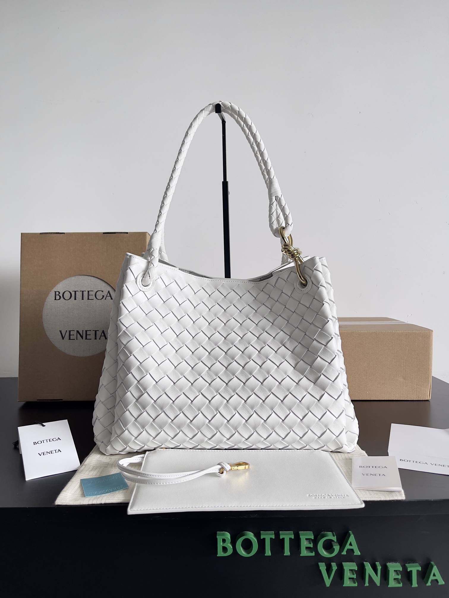 [TOP] Bottega Veneta BV Andiamo Parachute bag 30*26*20cm - 7 Colors - 711 Luxury