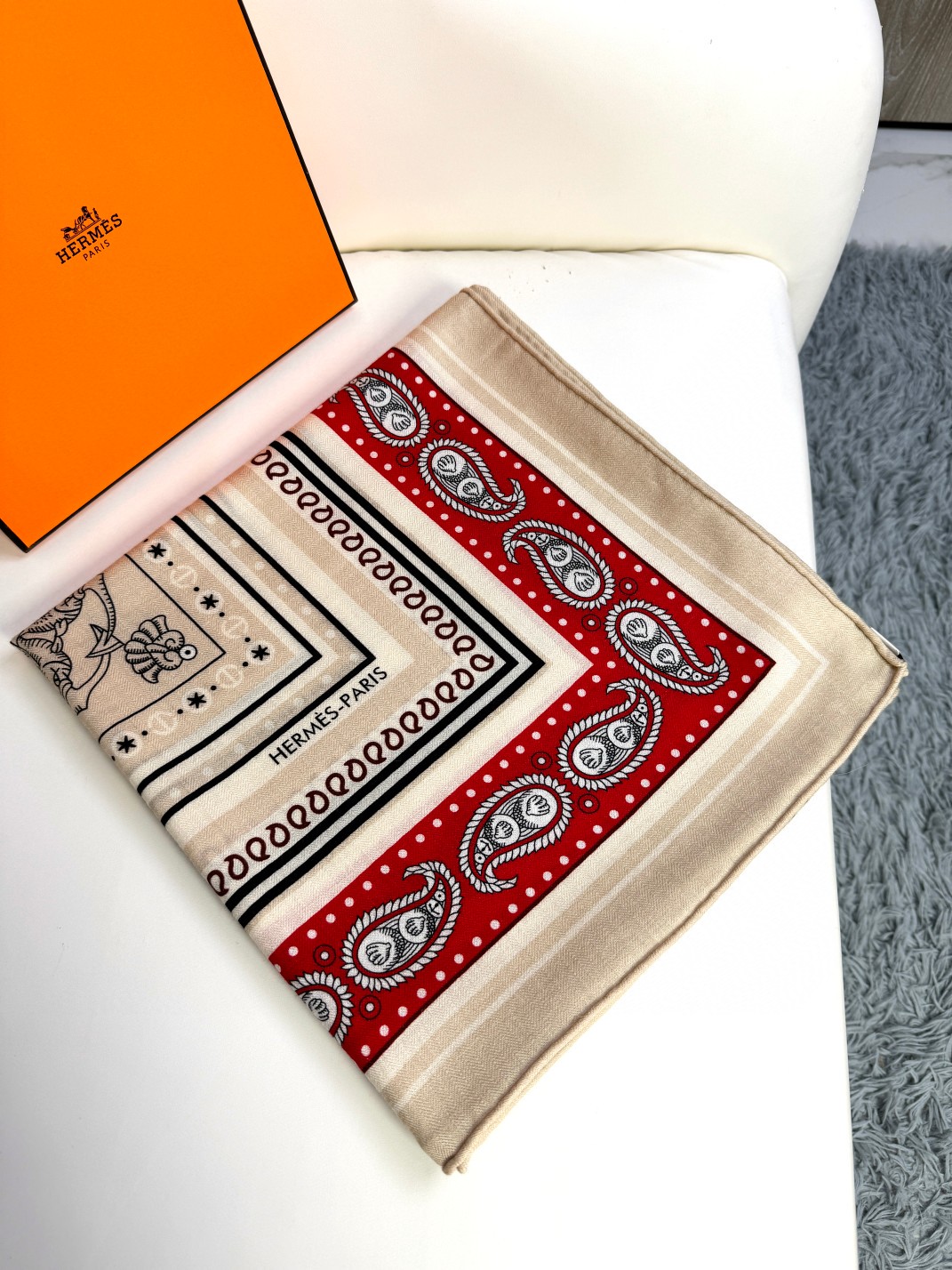 [TOP] HERMES Cashmere Scarf 135cm×135cm - 2 Colors