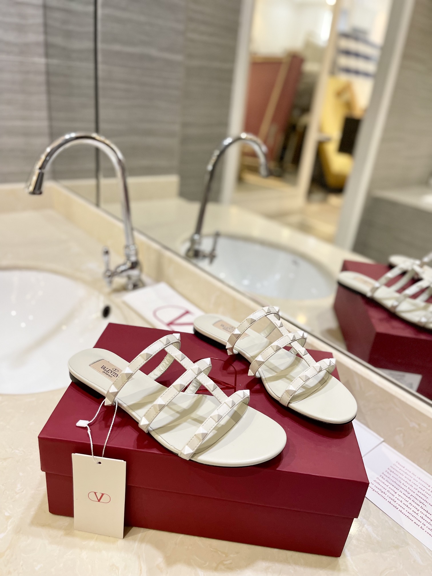 [TOP] VALENTINO Slippers with Mini Rivets  - 6 Color