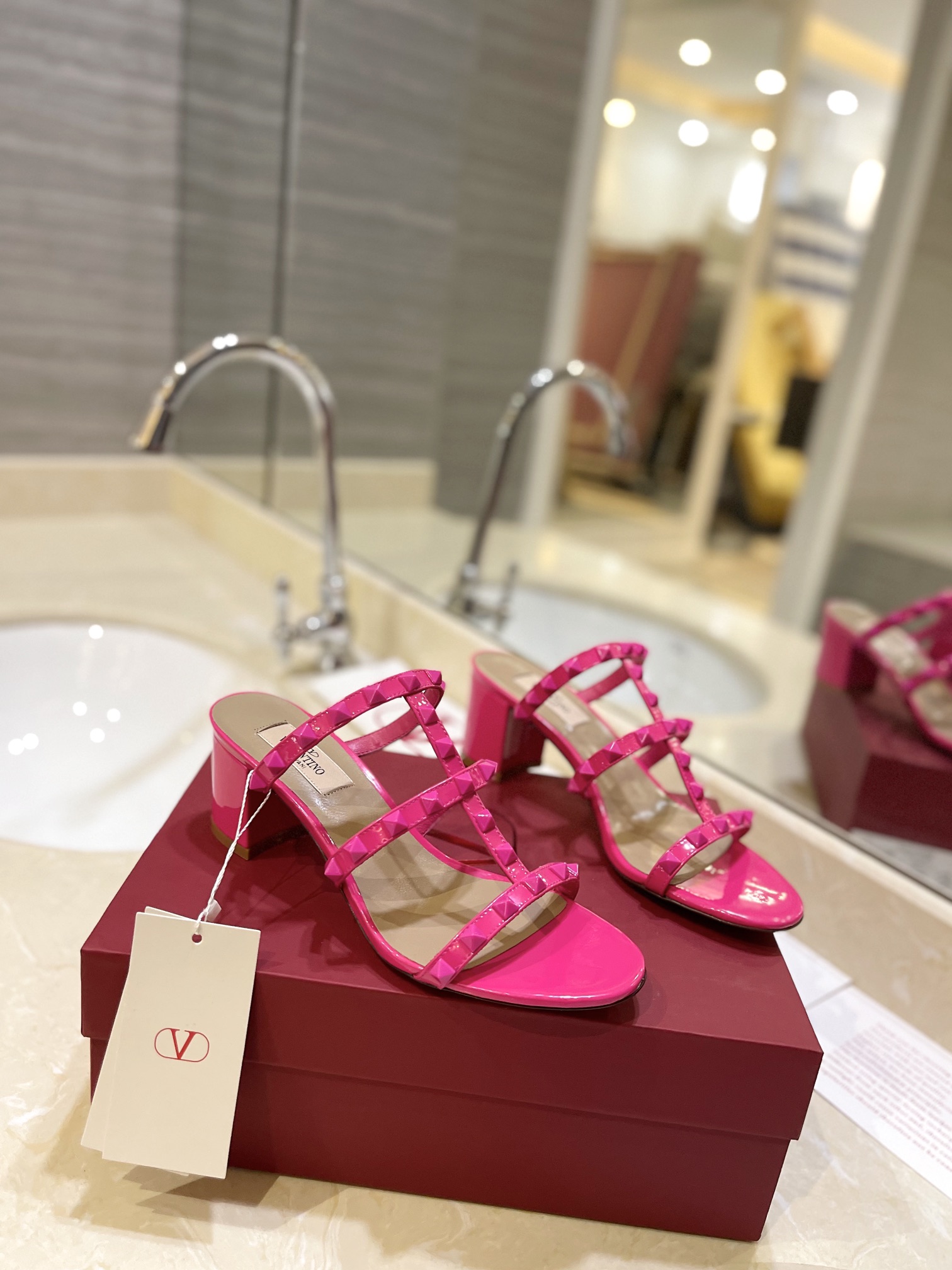 [TOP] VALENTINO Middle-heeled Slippers with Mini Rivets  - 6 Color