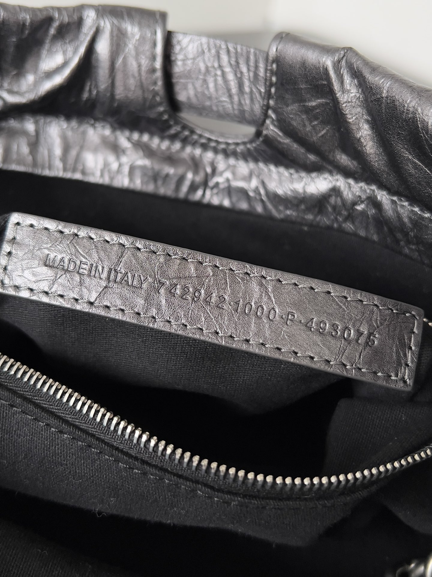 [TOP] BALENCIAGA CRUSH Leather Tote Bag 23.9×25.9×9.9 cm - Black