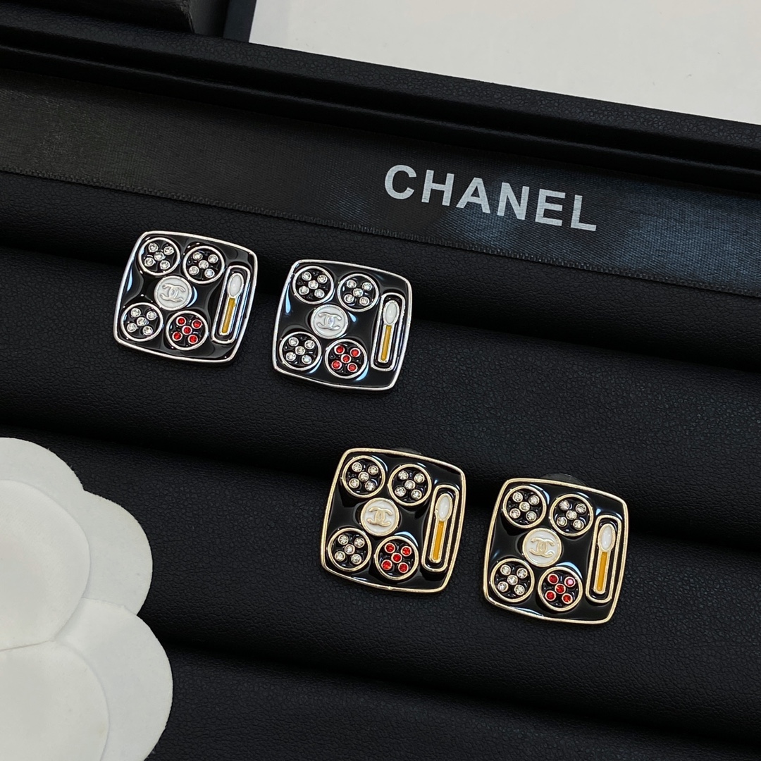 [TOP] CHANEL  Earrings-2 Colors