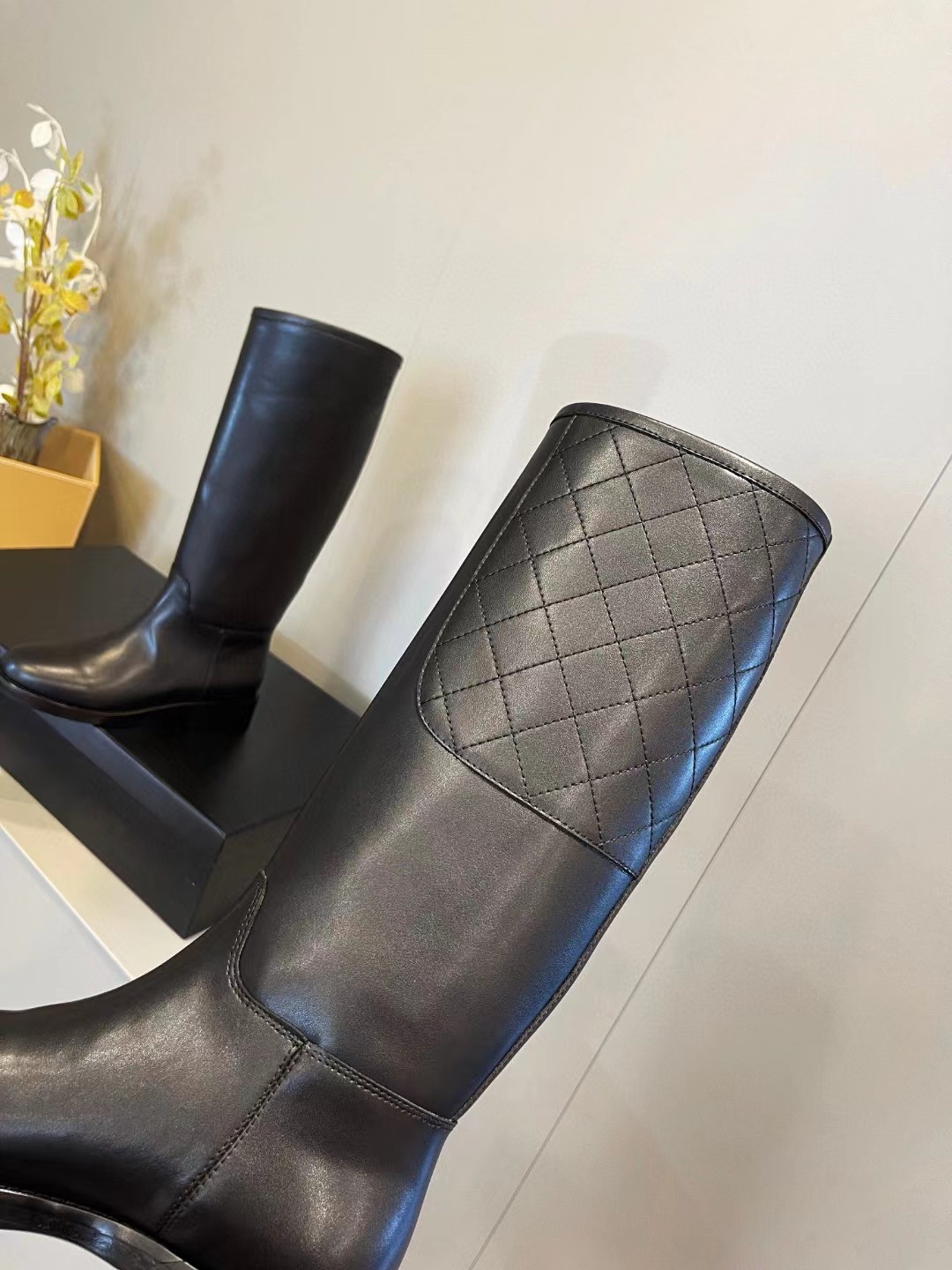 [TOP] CHANEL New Cowhide Boots - Black