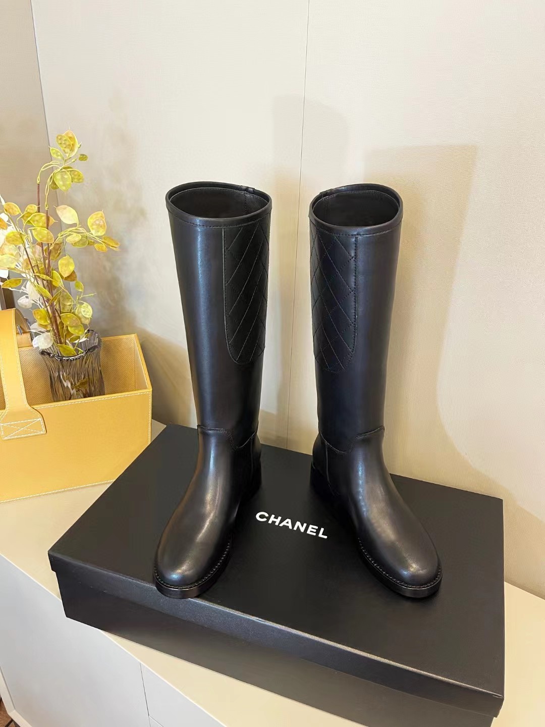 [TOP] CHANEL New Cowhide Boots - Black
