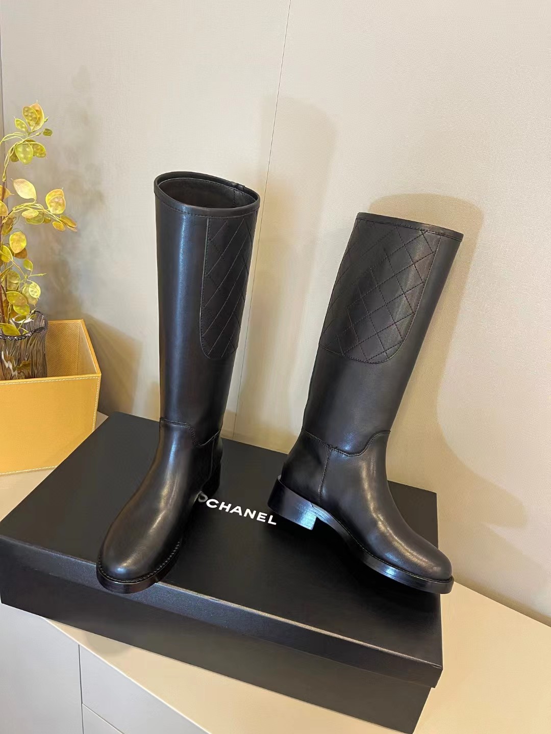 [TOP] CHANEL New Cowhide Boots - Black
