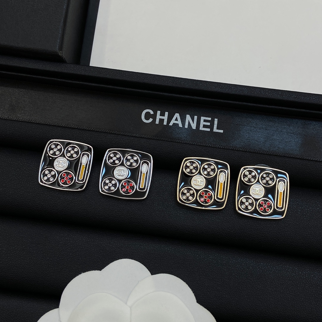 [TOP] CHANEL  Earrings-2 Colors