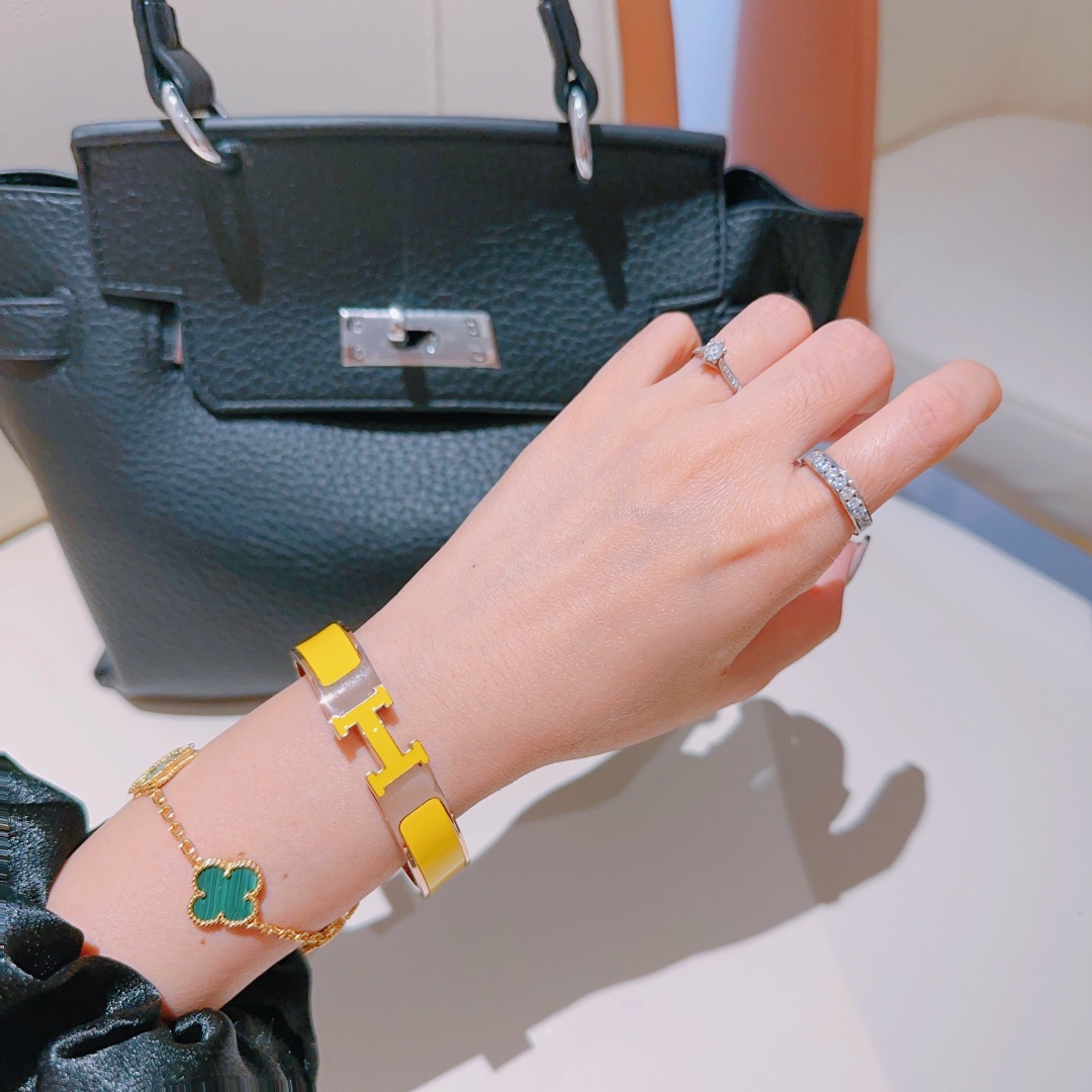 [TOP] HERMES  Enamel Bracelet -Yellow