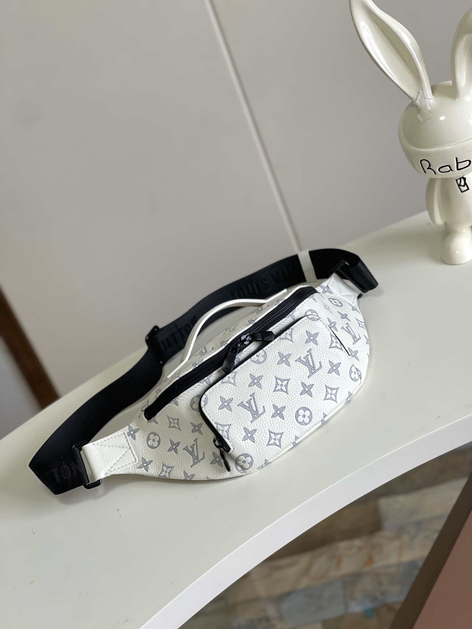 [TOP] Louis Vuitton LV Monogram Shadow Rush Bag 30x15x8cm - 2 Color