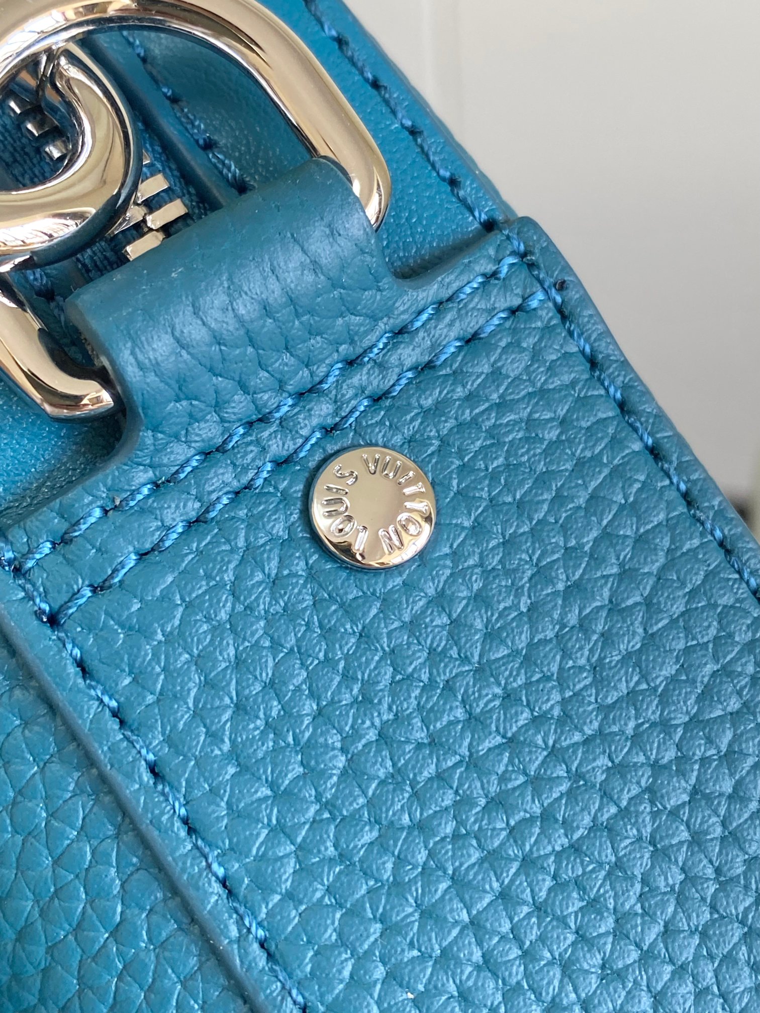 [TOP] Louis Vuitton LV Fastline Bag 23.5x18x7cm - Blue