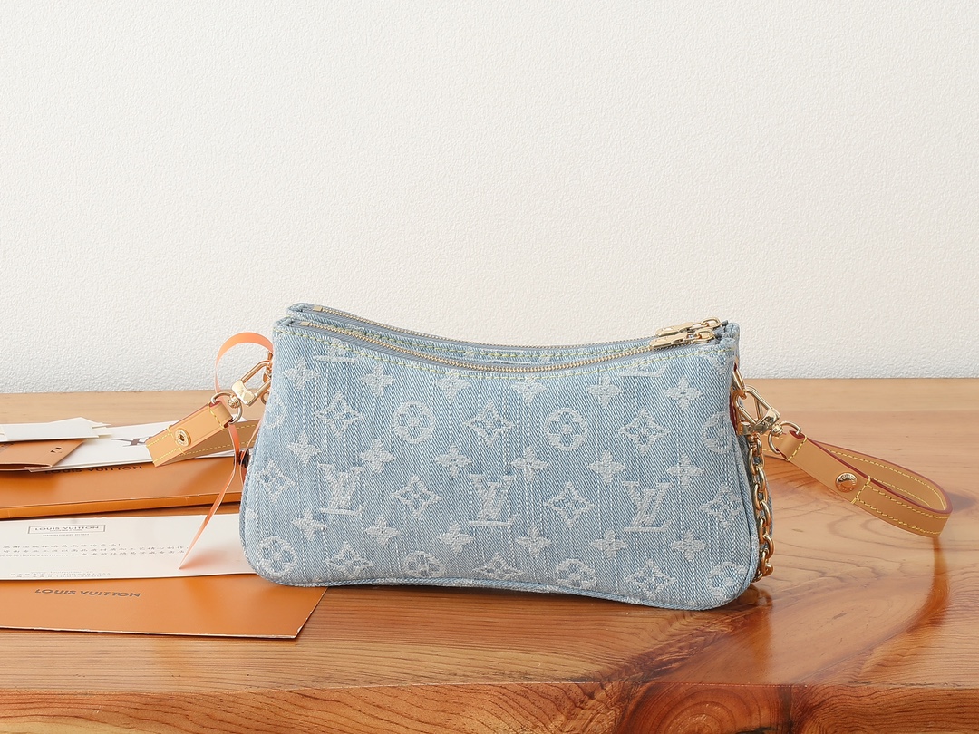 [TOP] Louis Vuitton LV Monogram Pochette Accessories Bag 24.5x13.5x6.5cm - Denim