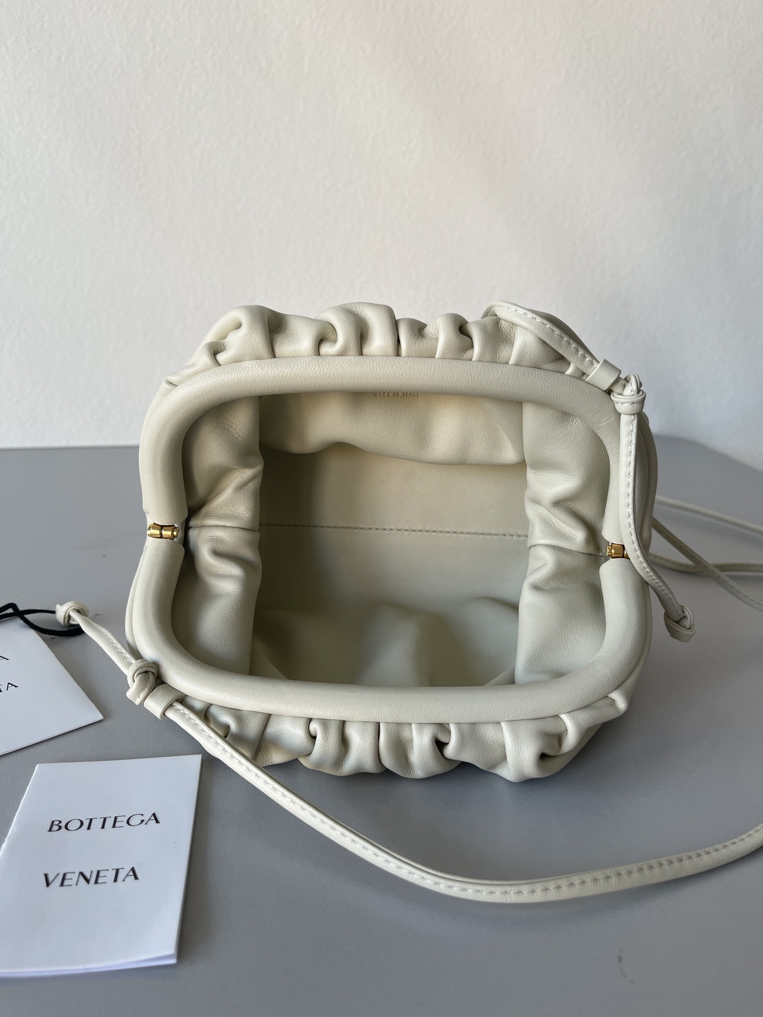[TOP] Bottega Veneta BV Mini Pouch Bags 23*13*5cm - Beige