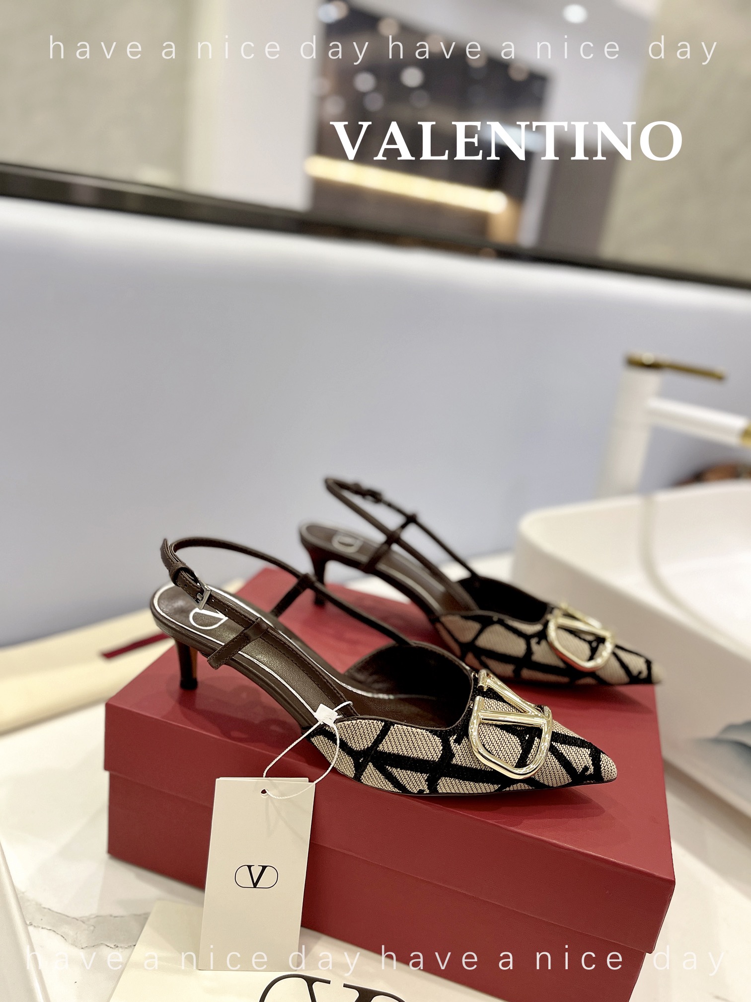 [TOP] VALENTINO VLogo Signature Middle/High-heeled Pumps - 2 Color