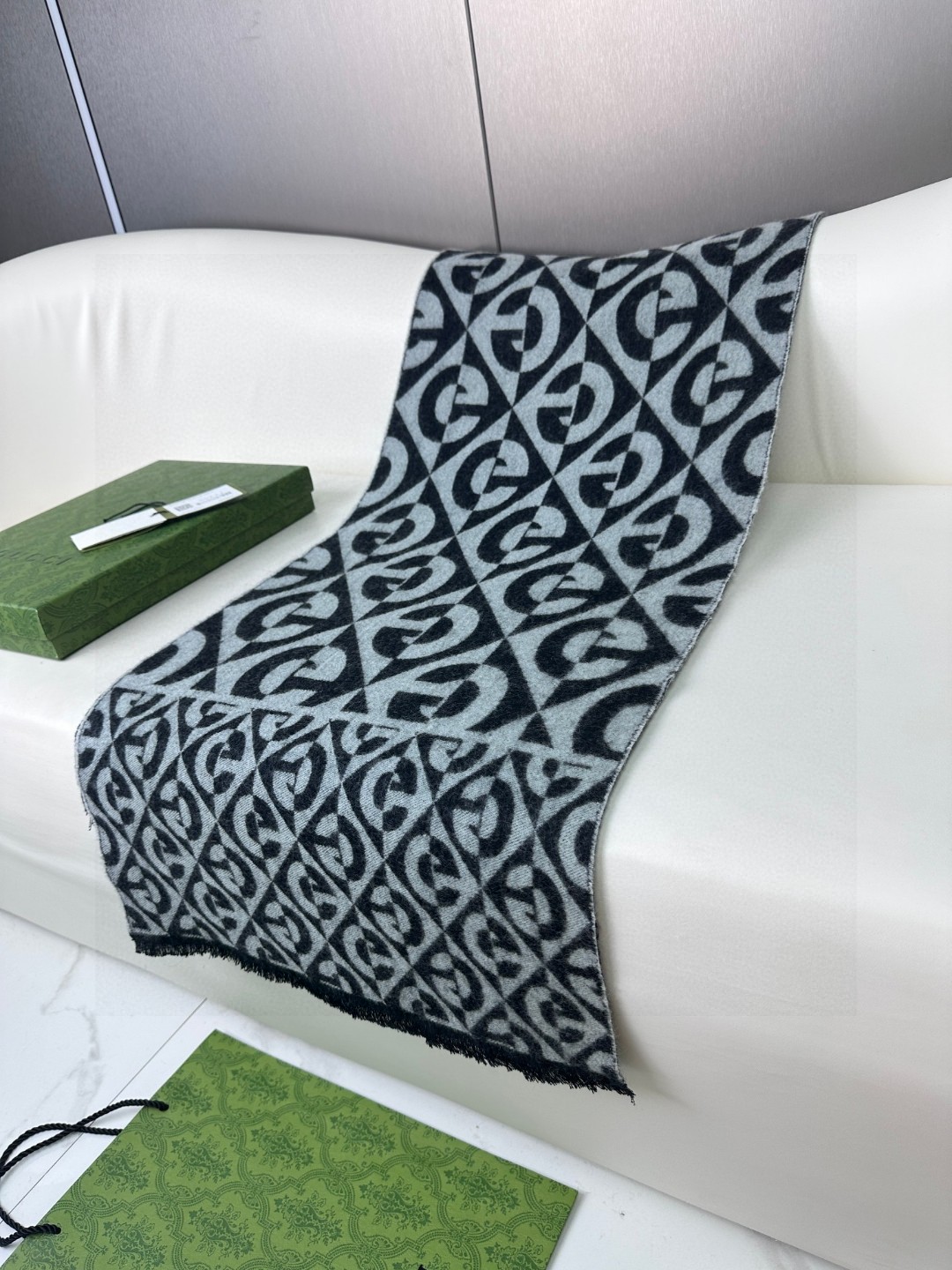 [TOP] GUCCI Cashmere Scarf 45×185 cm