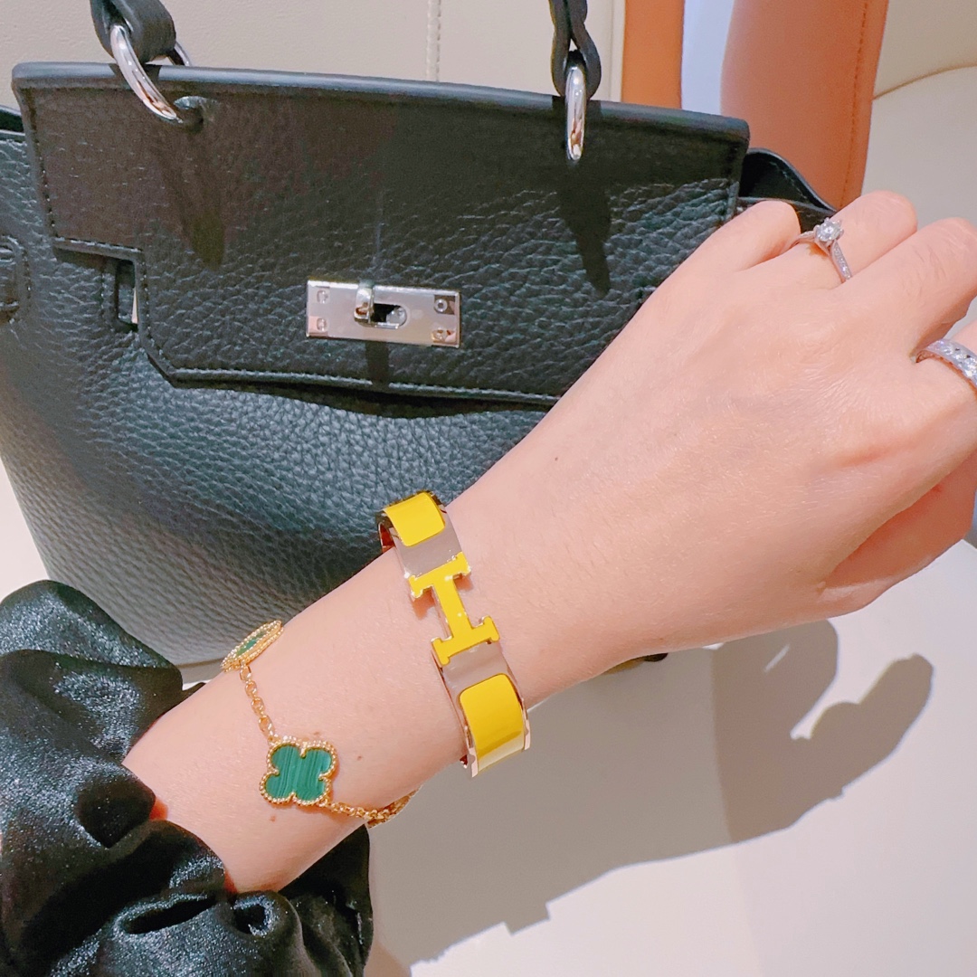 [TOP] HERMES  Enamel Bracelet -Yellow