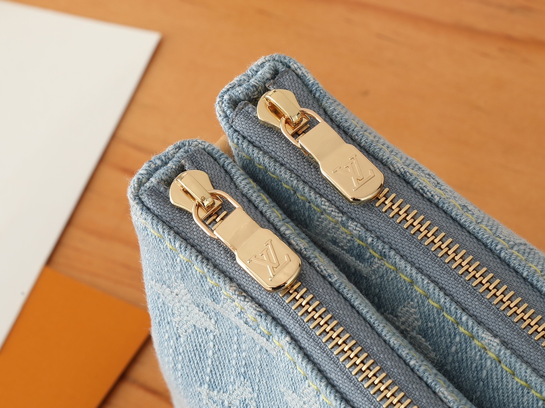 [TOP] Louis Vuitton LV Monogram Pochette Accessories Bag 24.5x13.5x6.5cm - Denim