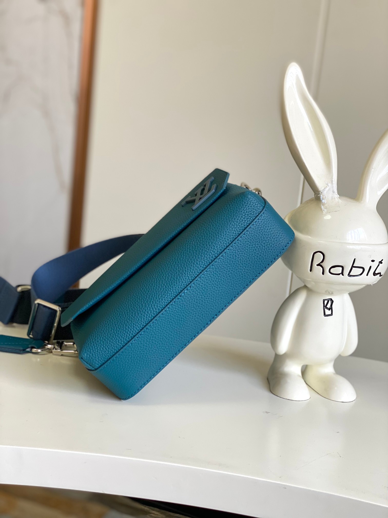 [TOP] Louis Vuitton LV Fastline Bag 23.5x18x7cm - Blue