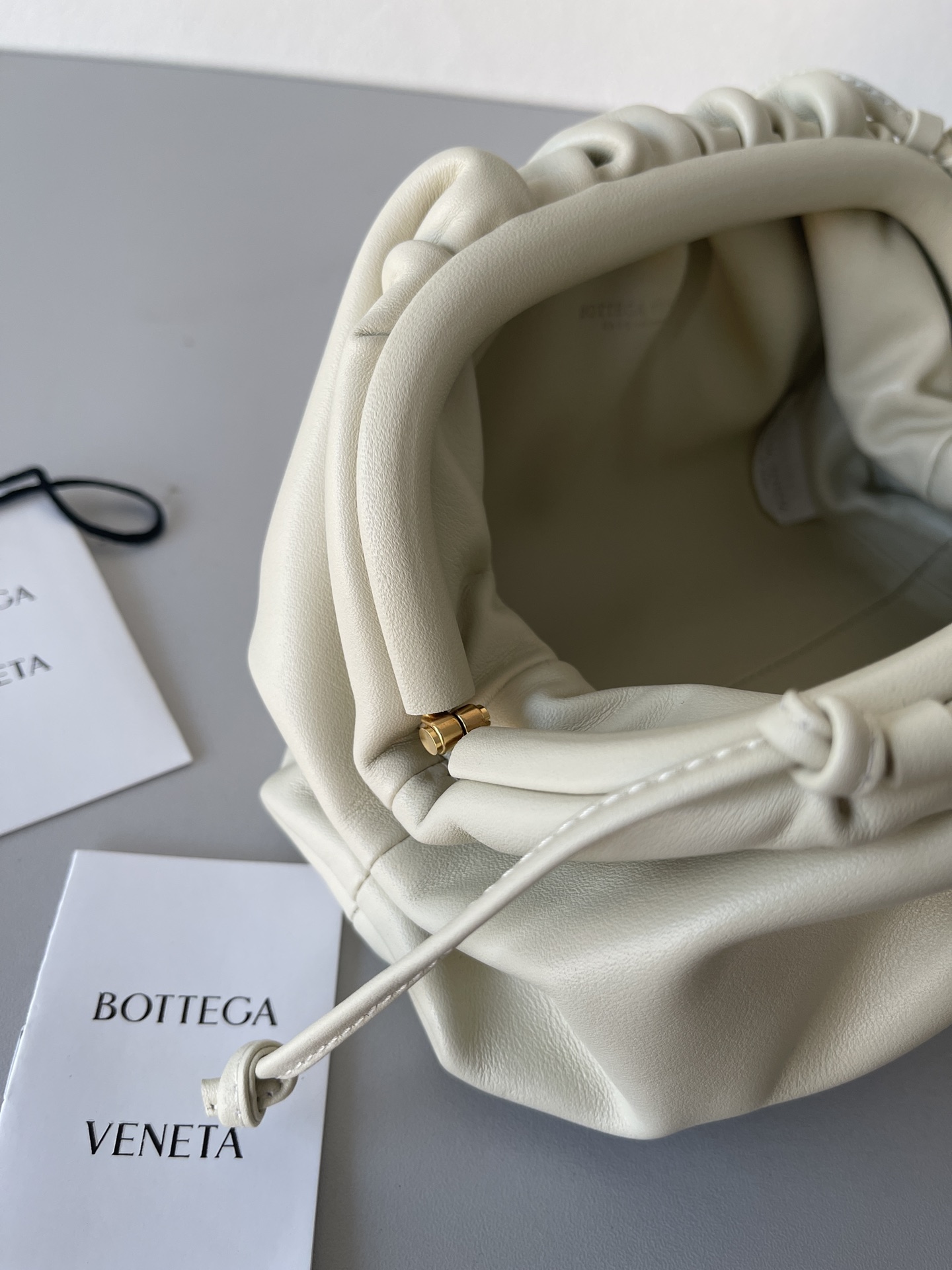 [TOP] Bottega Veneta BV Mini Pouch Bags 23*13*5cm - Beige