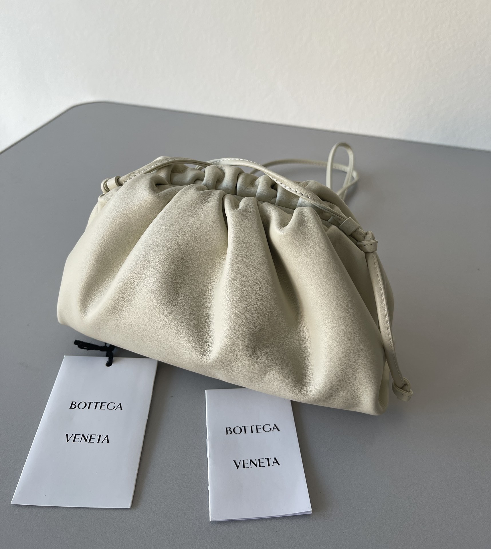 [TOP] Bottega Veneta BV Mini Pouch Bags 23*13*5cm - Beige